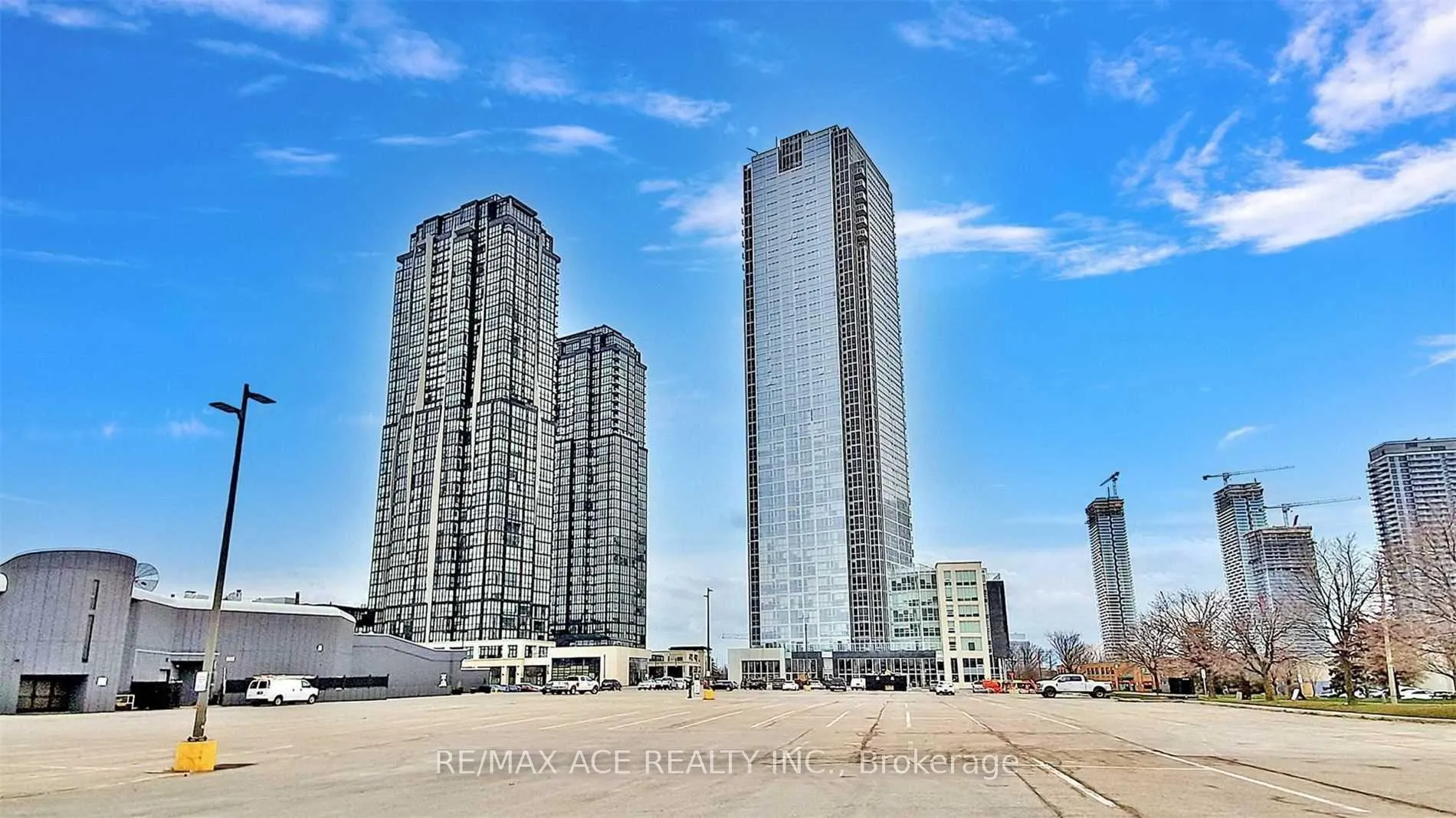 Photo 1 of Unit 3509, 2908 Highway 7, Vaughan, Concord — HOMEH