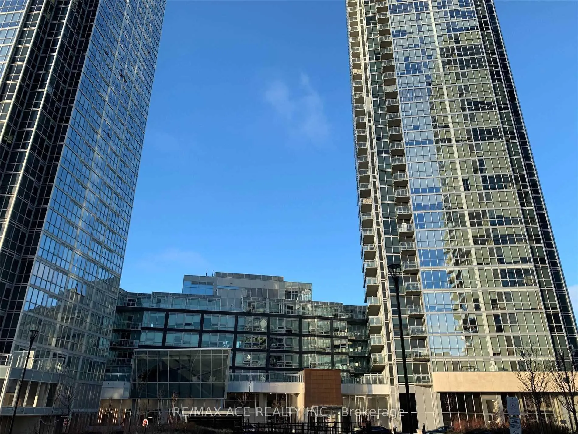Photo 2 of Unit 3509, 2908 Highway 7, Vaughan, Concord — HOMEH
