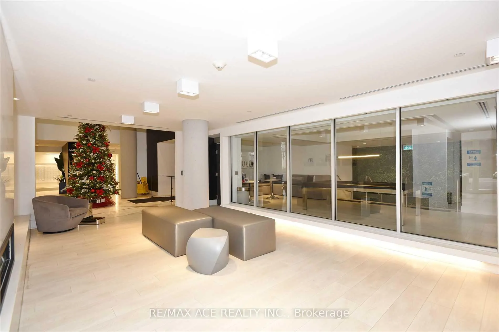 Photo 5 of Unit 3509, 2908 Highway 7, Vaughan, Concord — HOMEH