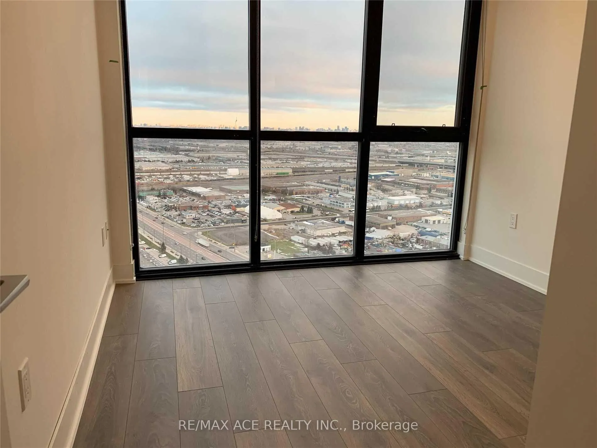 Photo 15 of Unit 3509, 2908 Highway 7, Vaughan, Concord — HOMEH