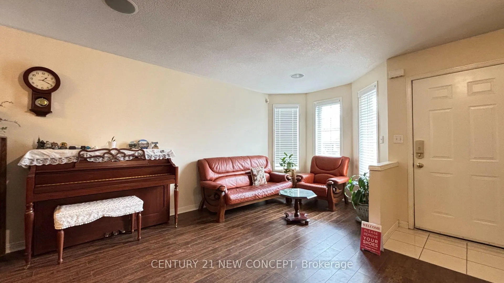 Photo 4 of 508 Southridge Drive, Hamilton, Mountview — HOMEH