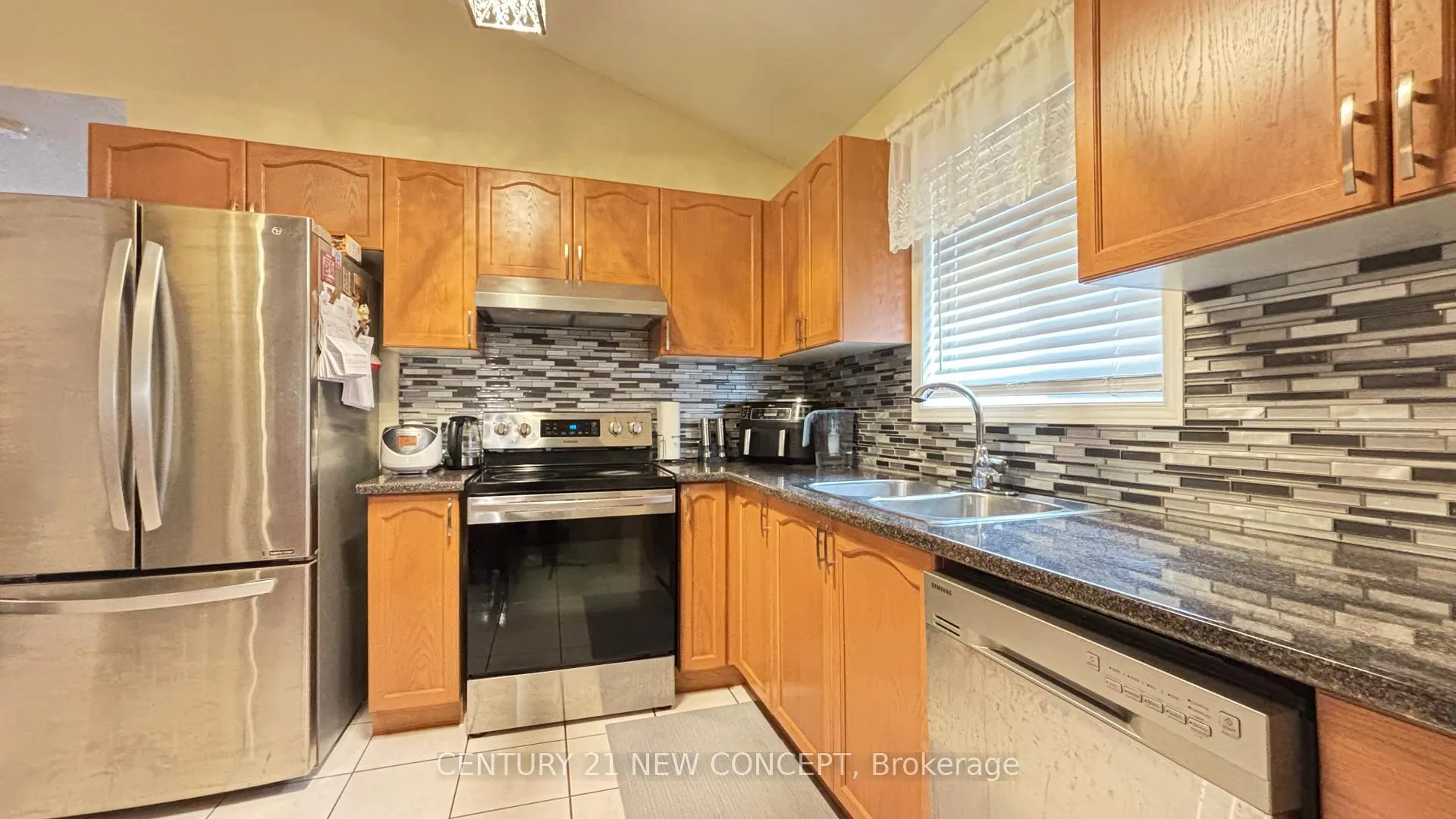 Photo 10 of 508 Southridge Drive, Hamilton, Mountview — HOMEH