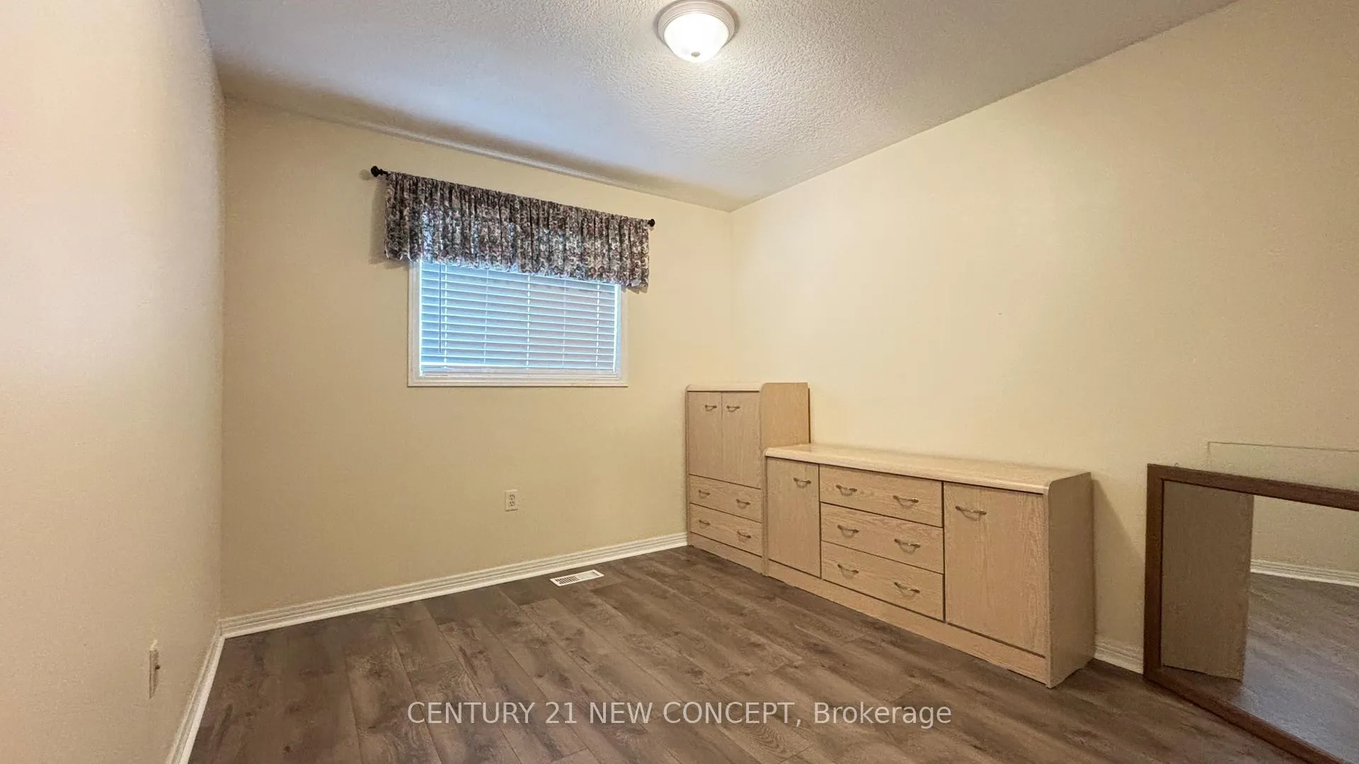 Photo 17 of 508 Southridge Drive, Hamilton, Mountview — HOMEH