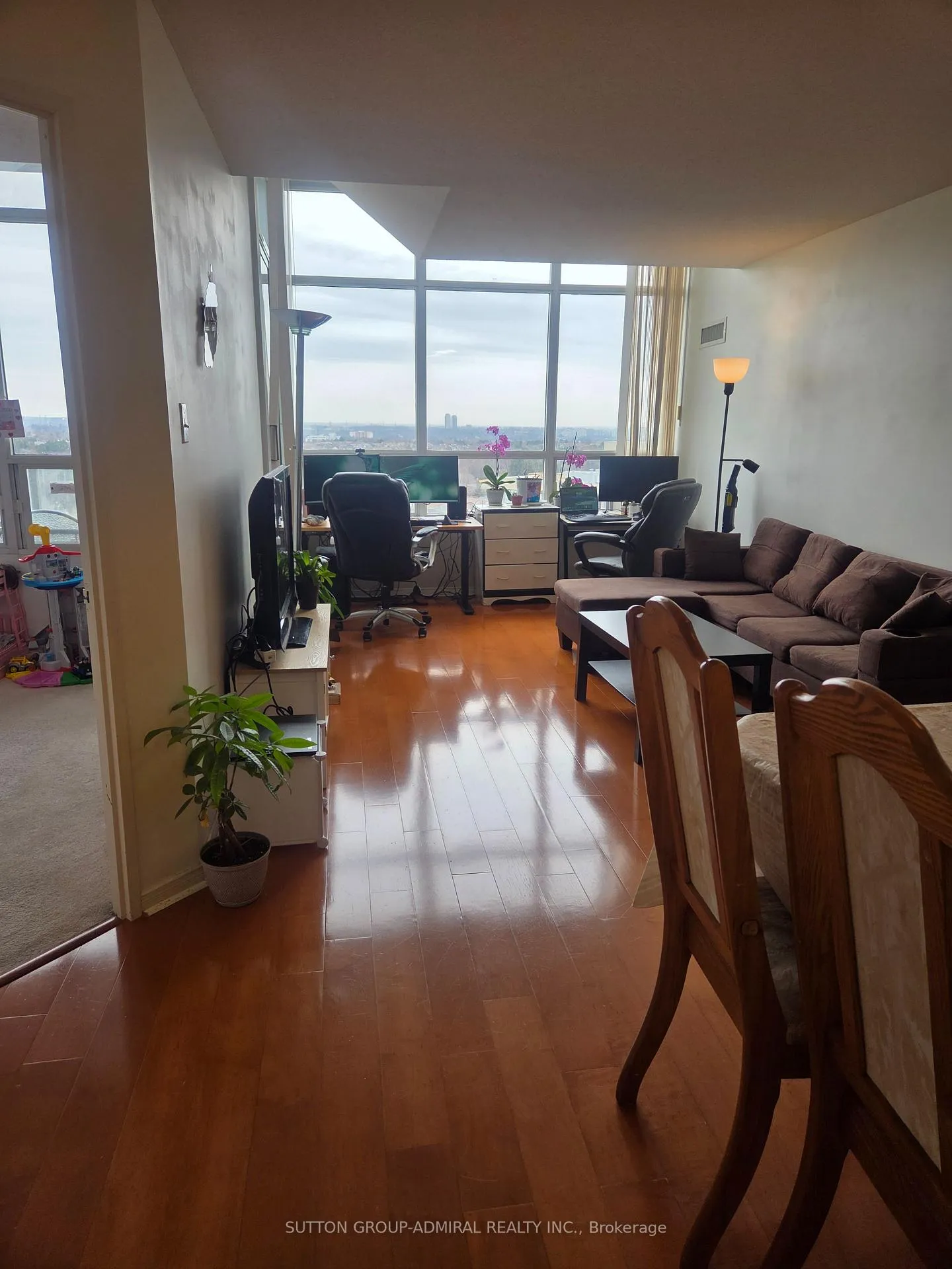 Photo 7 of Unit PH03, 11 Townsgate Drive, Vaughan, Crestwood-Springfarm-Yorkhill — HOMEH