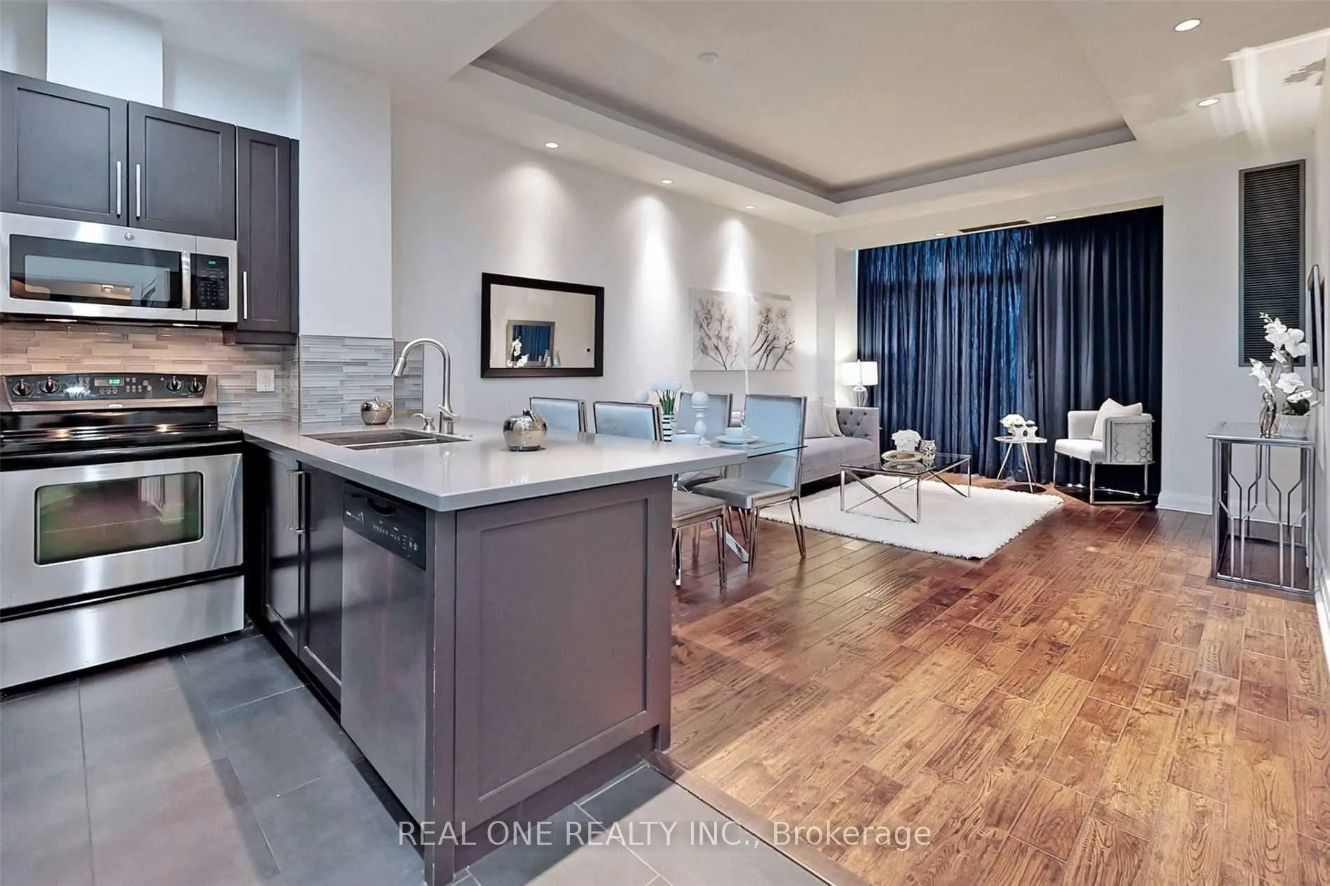 Photo 1 of Unit 301, 8 Wellesley Street E, Toronto, Church-Yonge Corridor — HOMEH