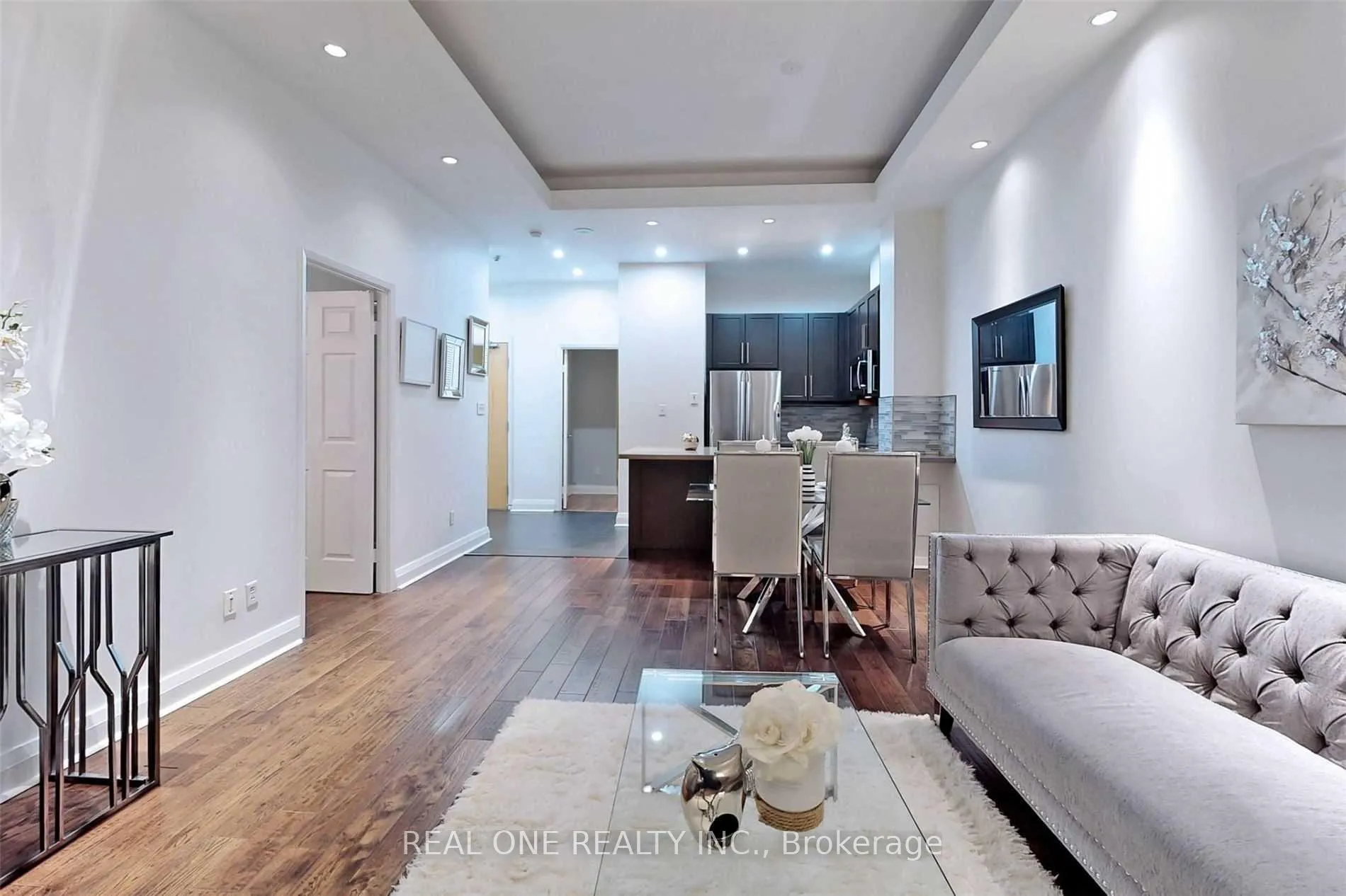 Photo 4 of Unit 301, 8 Wellesley Street E, Toronto, Church-Yonge Corridor — HOMEH