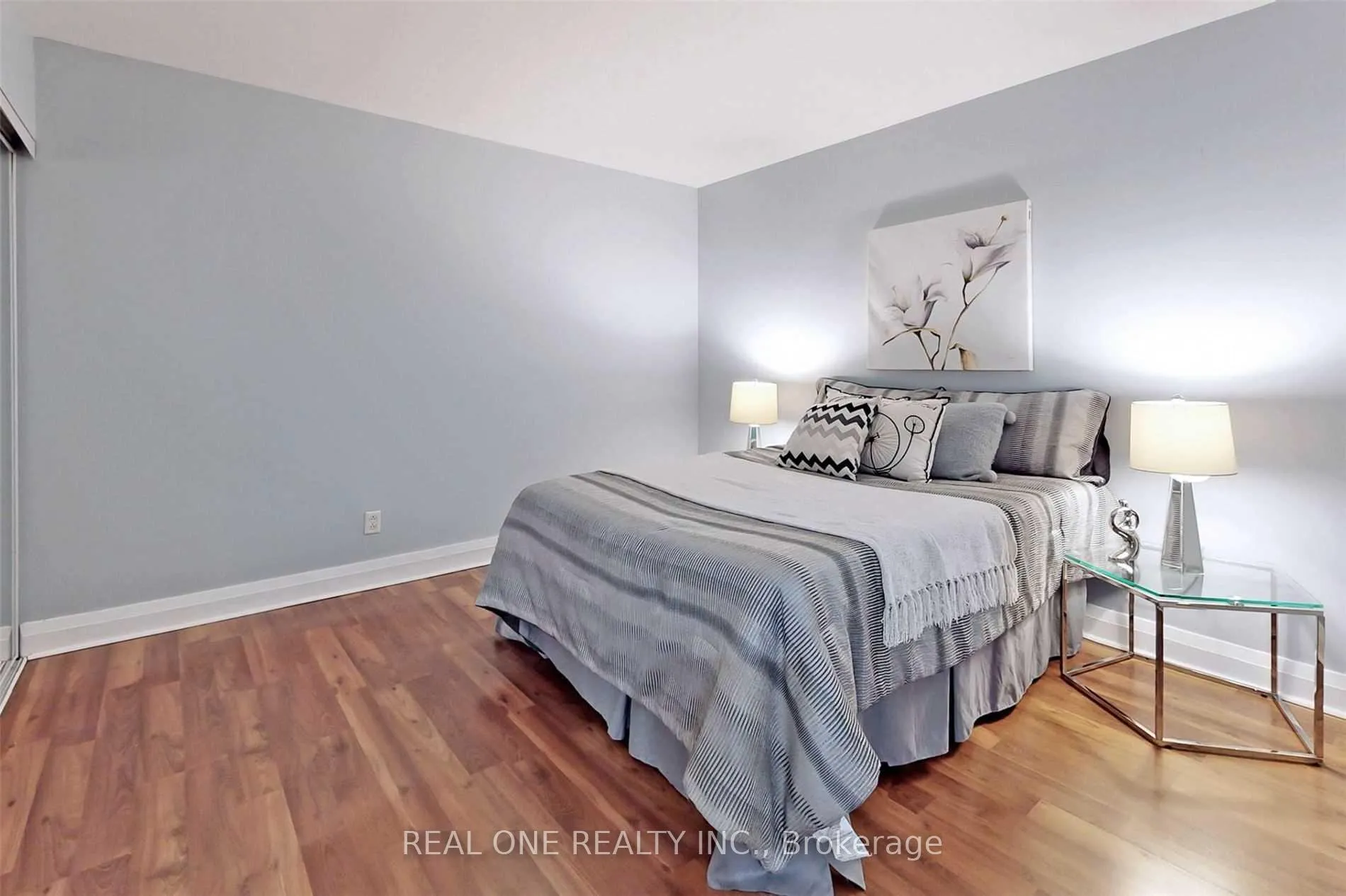 Photo 9 of Unit 301, 8 Wellesley Street E, Toronto, Church-Yonge Corridor — HOMEH