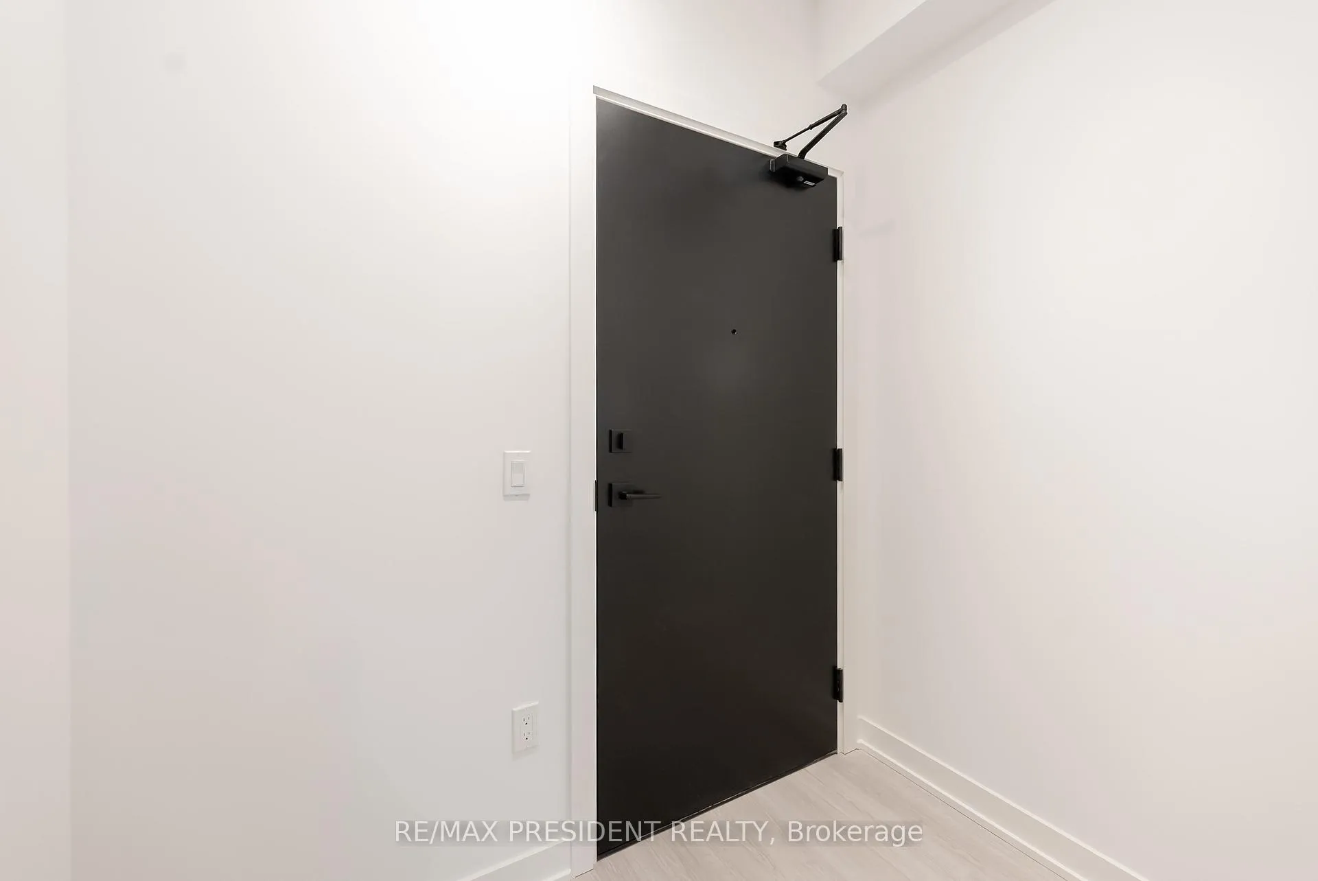 Photo 3 of Unit 402, 284 King Street E, Toronto, Moss Park — HOMEH