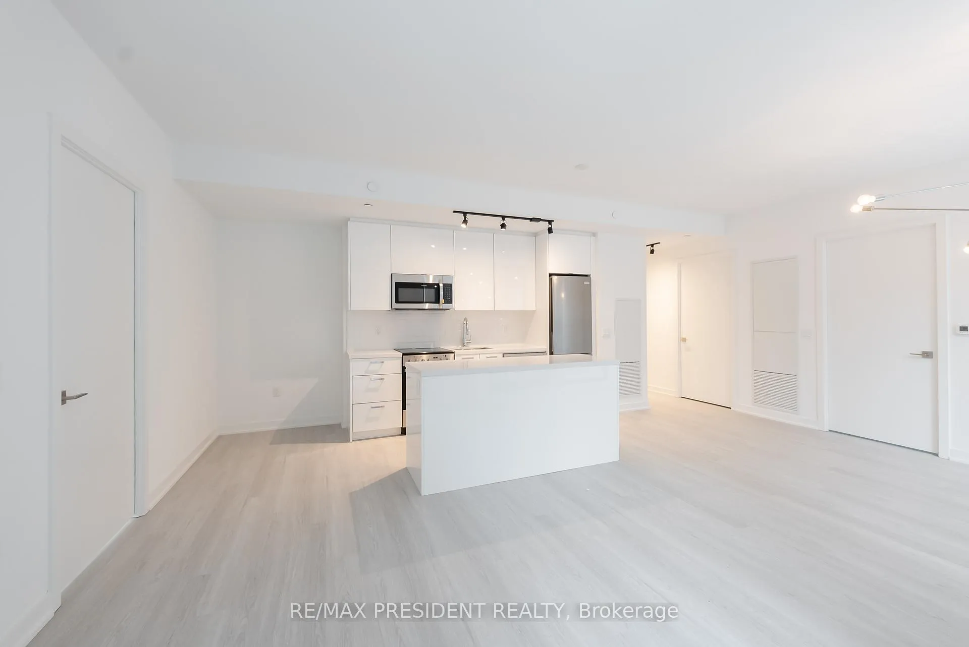 Photo 6 of Unit 402, 284 King Street E, Toronto, Moss Park — HOMEH