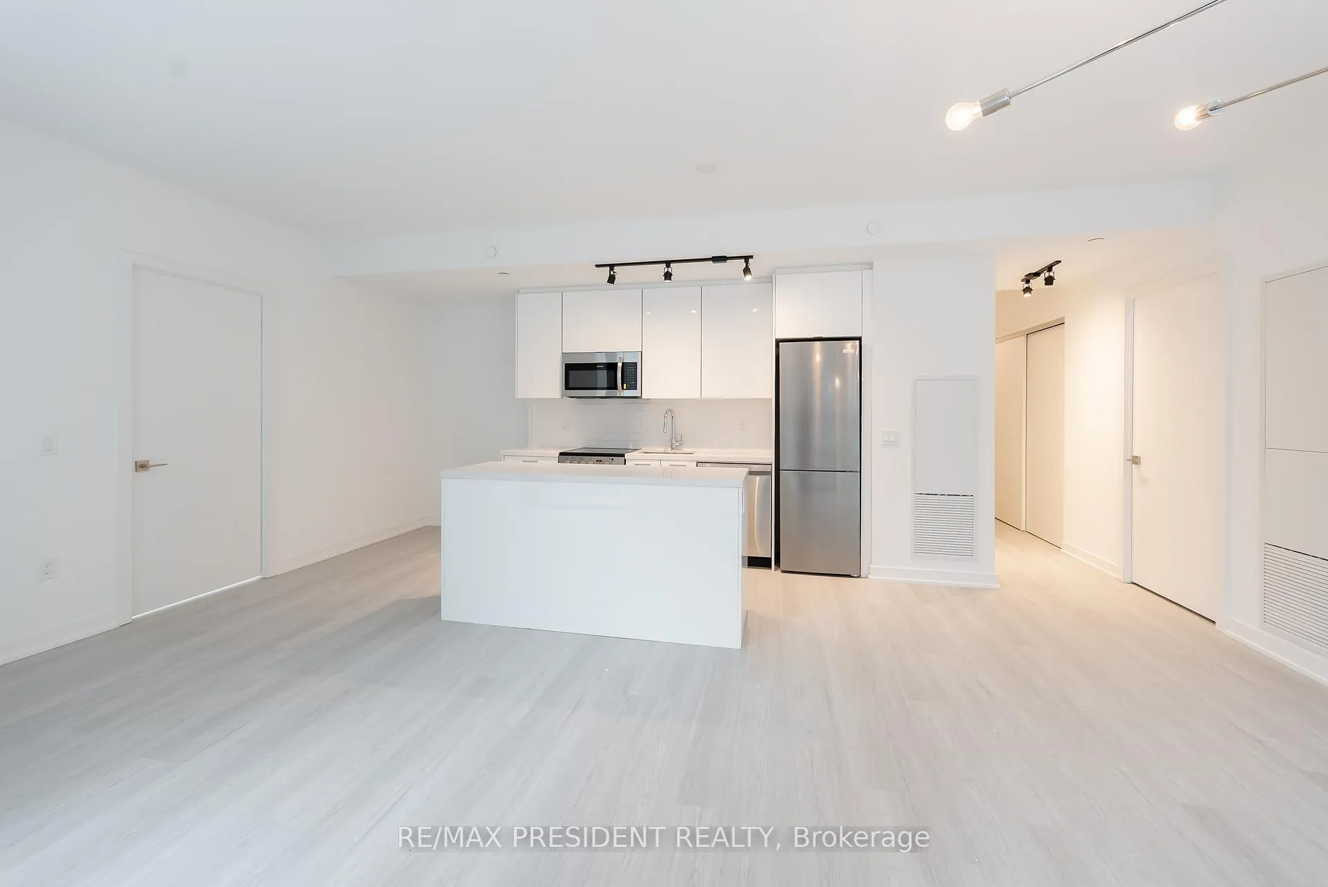 Photo 7 of Unit 402, 284 King Street E, Toronto, Moss Park — HOMEH