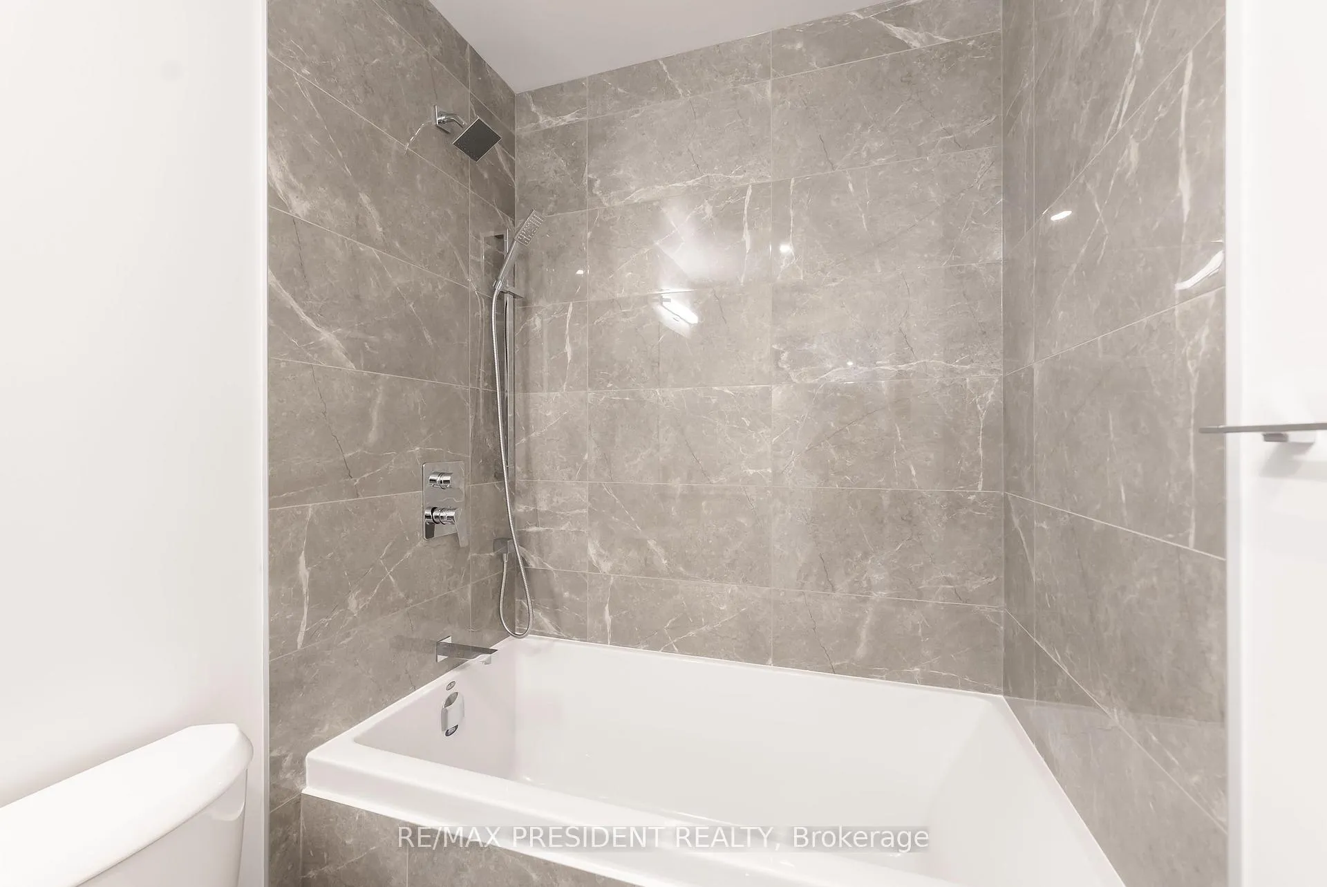 Photo 10 of Unit 402, 284 King Street E, Toronto, Moss Park — HOMEH