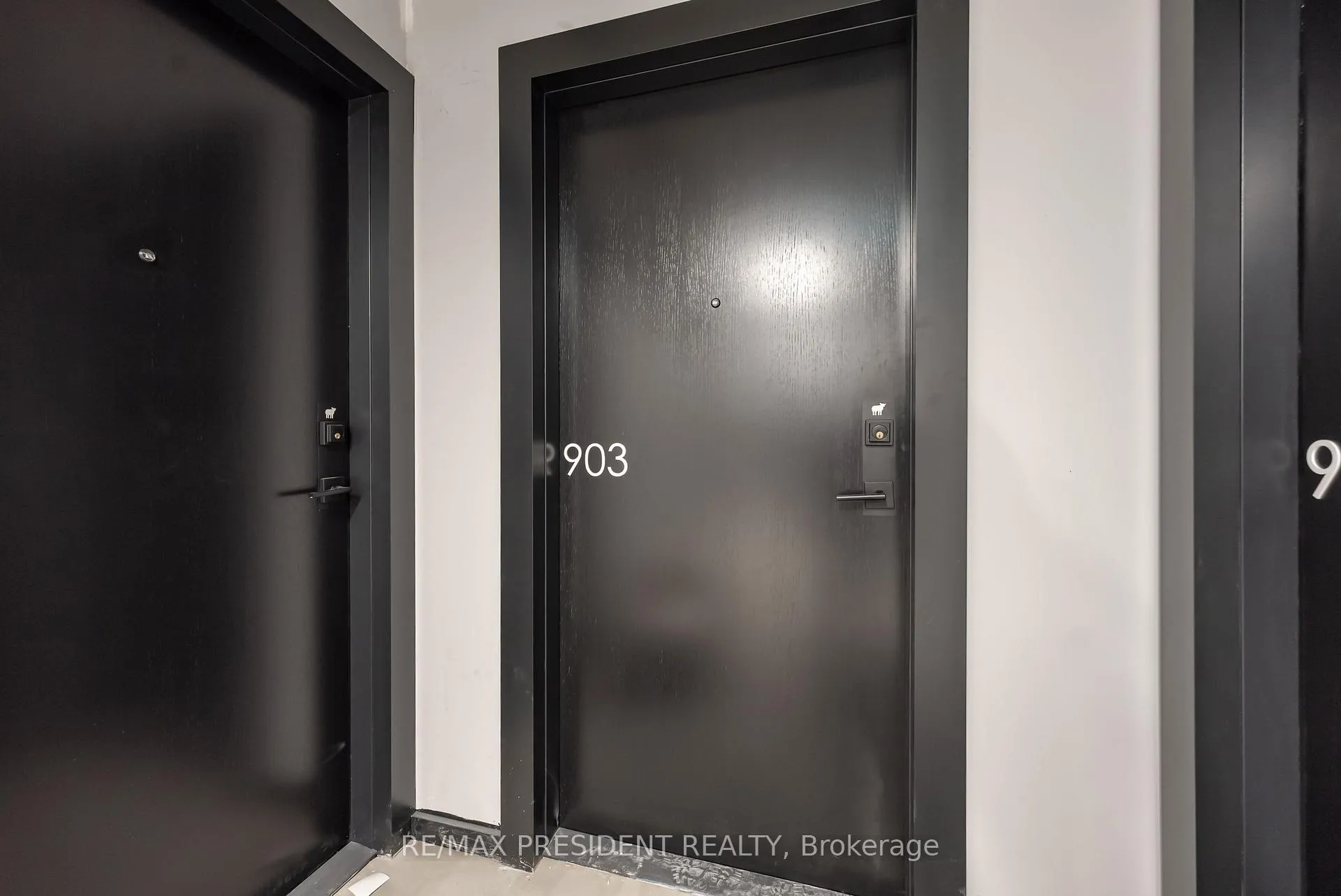 Photo 5 of Unit 903, 284 King Street E, Toronto, Moss Park — HOMEH