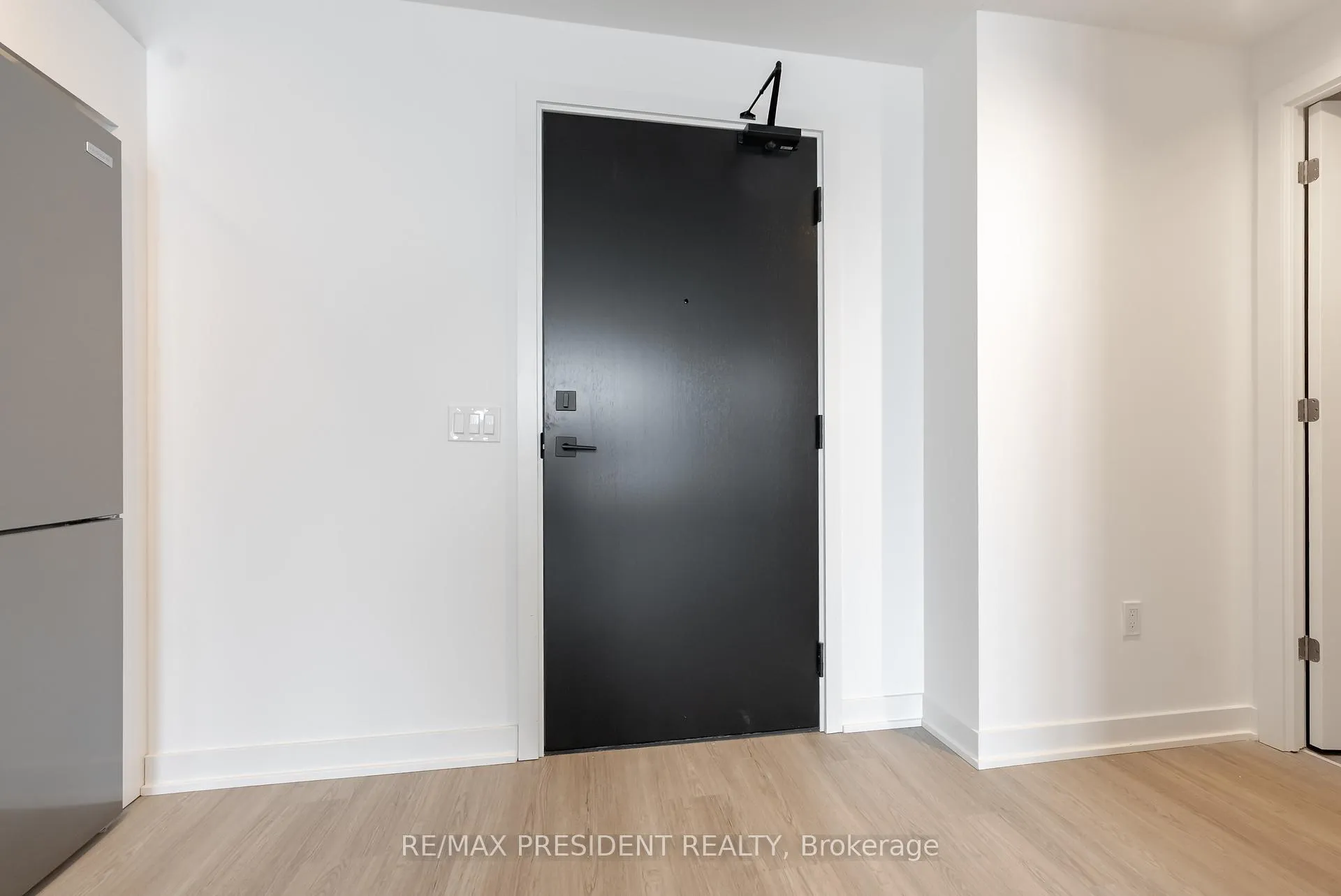 Photo 6 of Unit 903, 284 King Street E, Toronto, Moss Park — HOMEH
