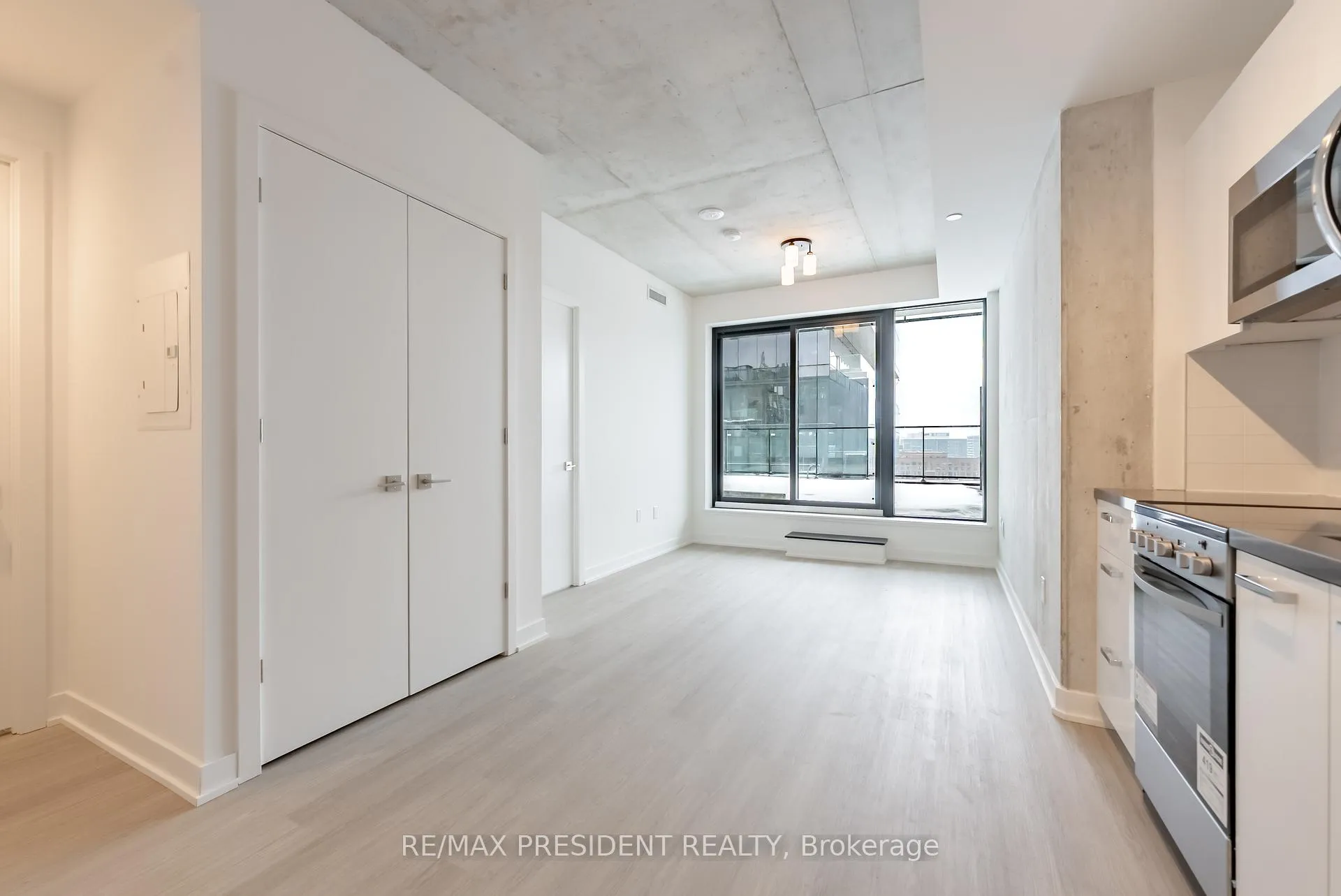 Photo 7 of Unit 903, 284 King Street E, Toronto, Moss Park — HOMEH