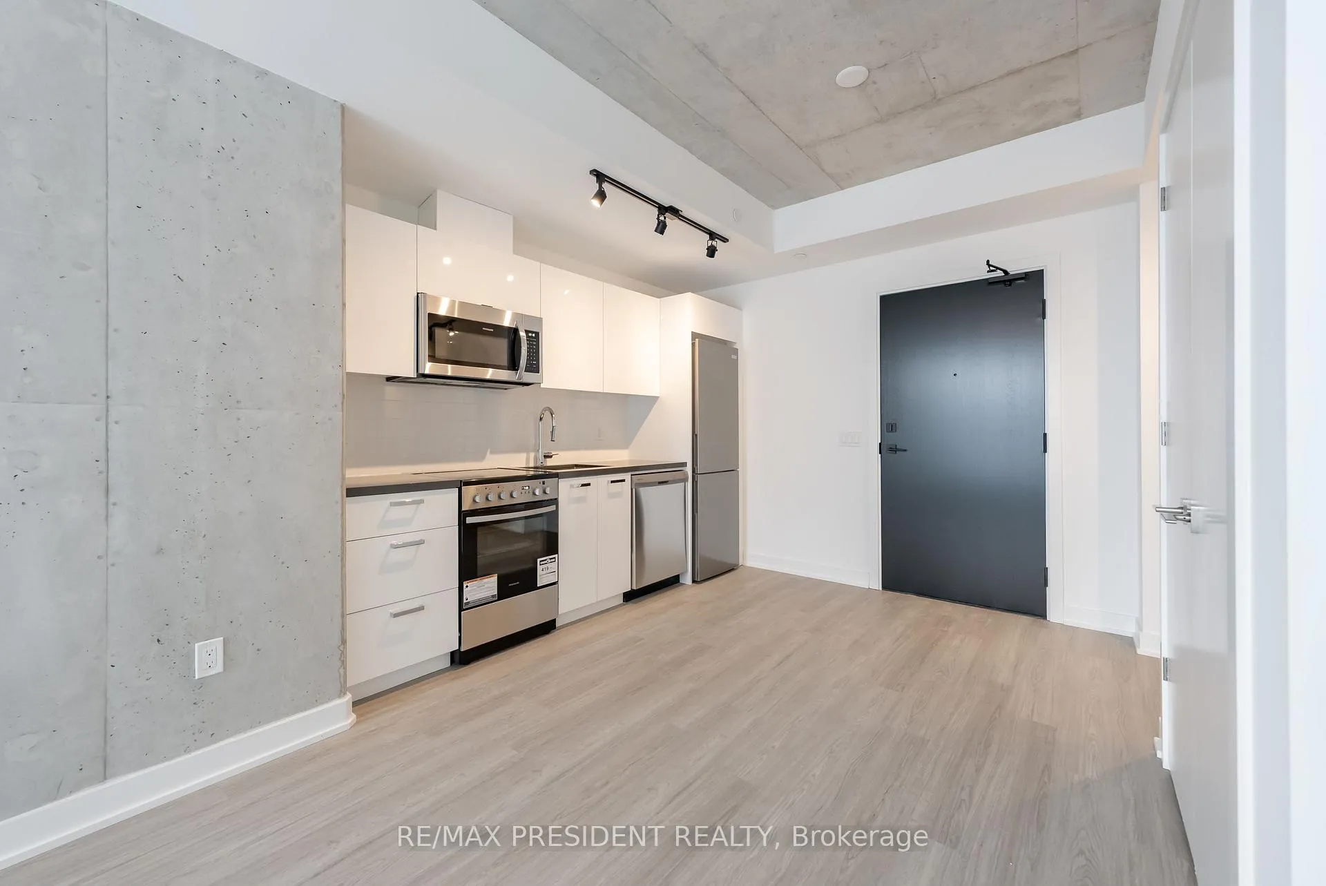 Photo 9 of Unit 903, 284 King Street E, Toronto, Moss Park — HOMEH