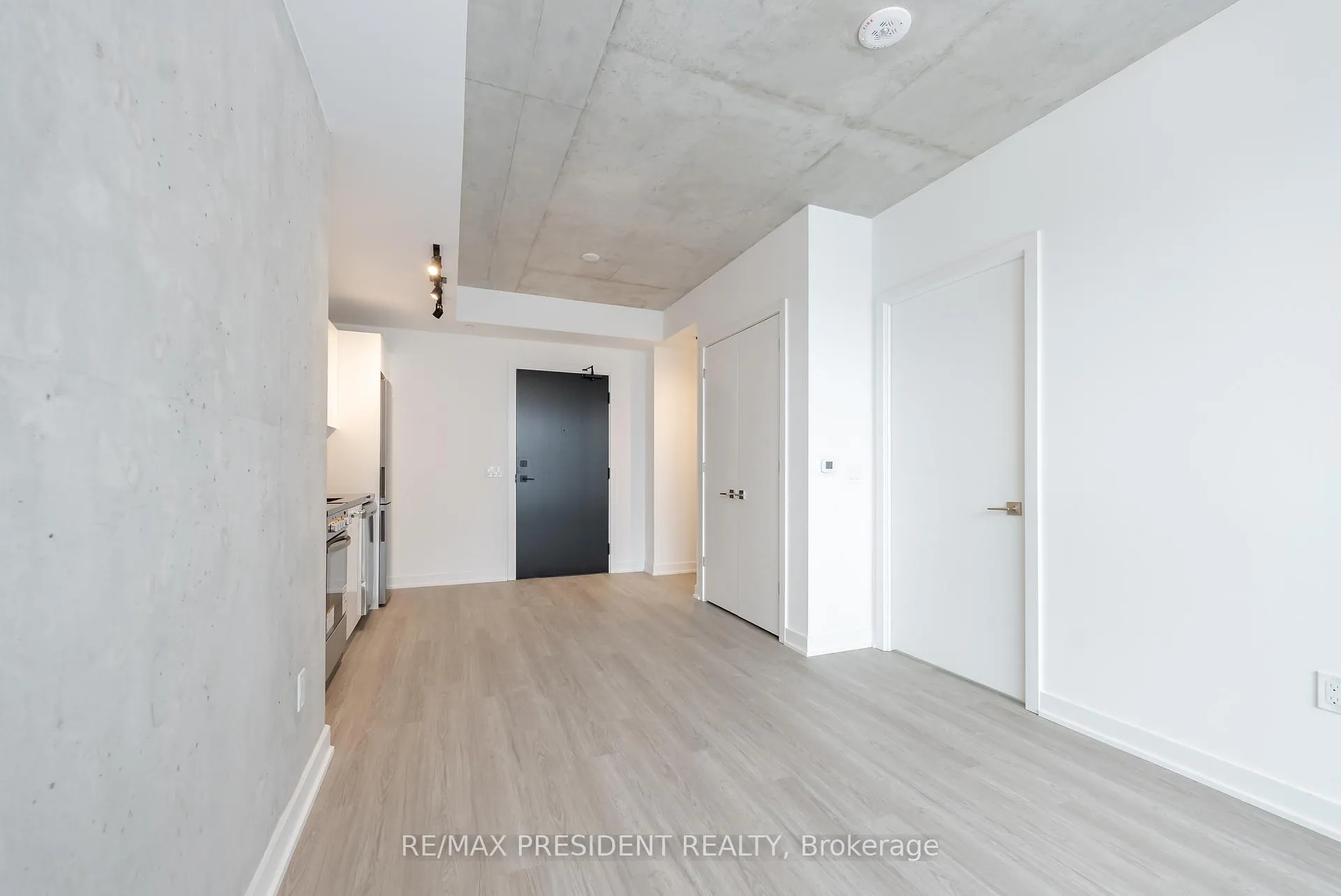 Photo 11 of Unit 903, 284 King Street E, Toronto, Moss Park — HOMEH