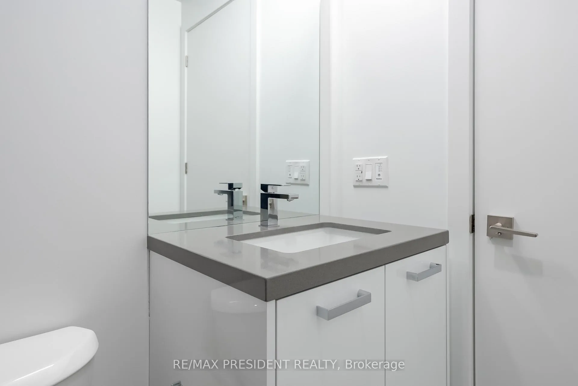 Photo 15 of Unit 903, 284 King Street E, Toronto, Moss Park — HOMEH