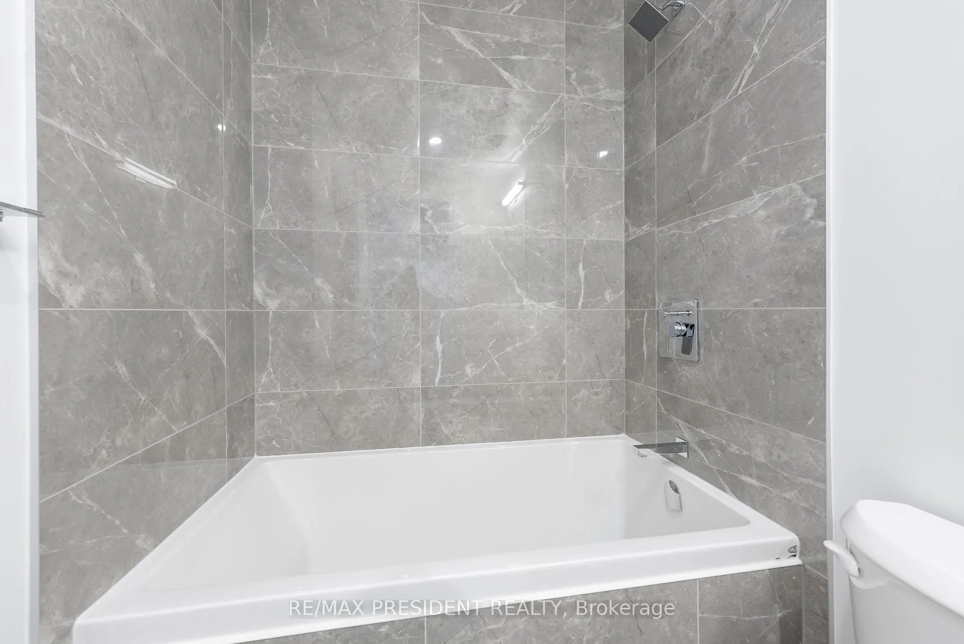 Photo 16 of Unit 903, 284 King Street E, Toronto, Moss Park — HOMEH