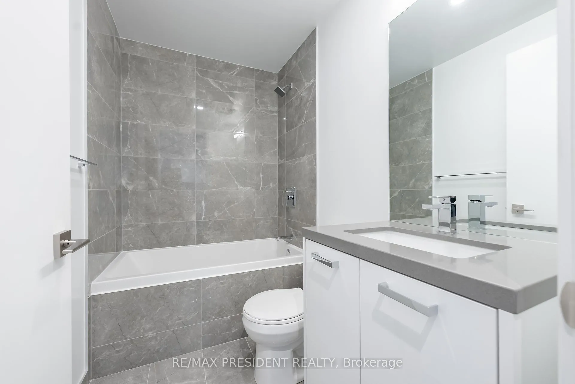 Photo 17 of Unit 903, 284 King Street E, Toronto, Moss Park — HOMEH