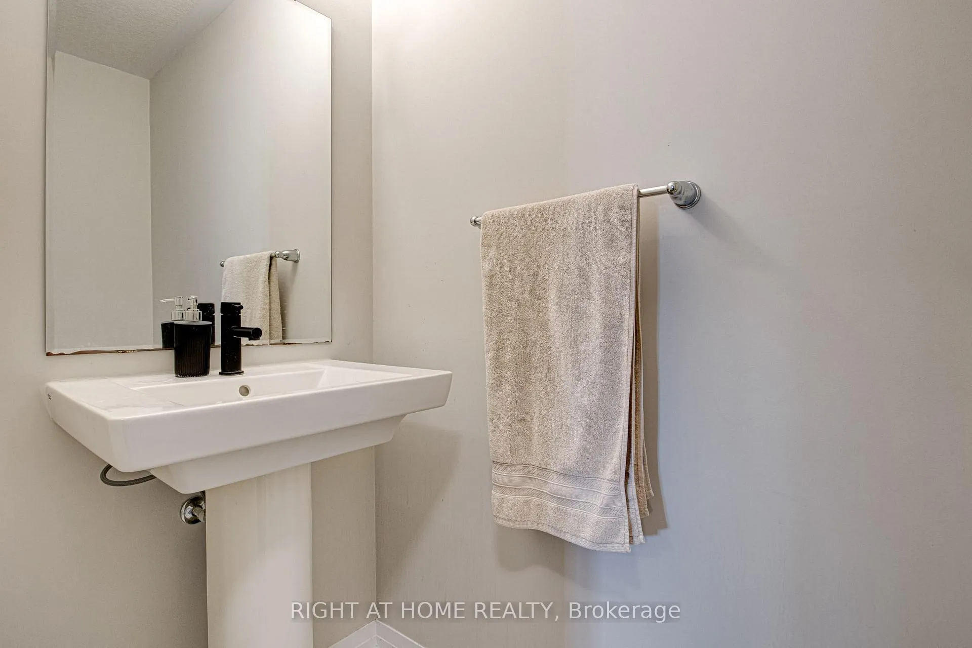 Photo 46 of 34 Vitality Drive, Kitchener, Trussler — HOMEH