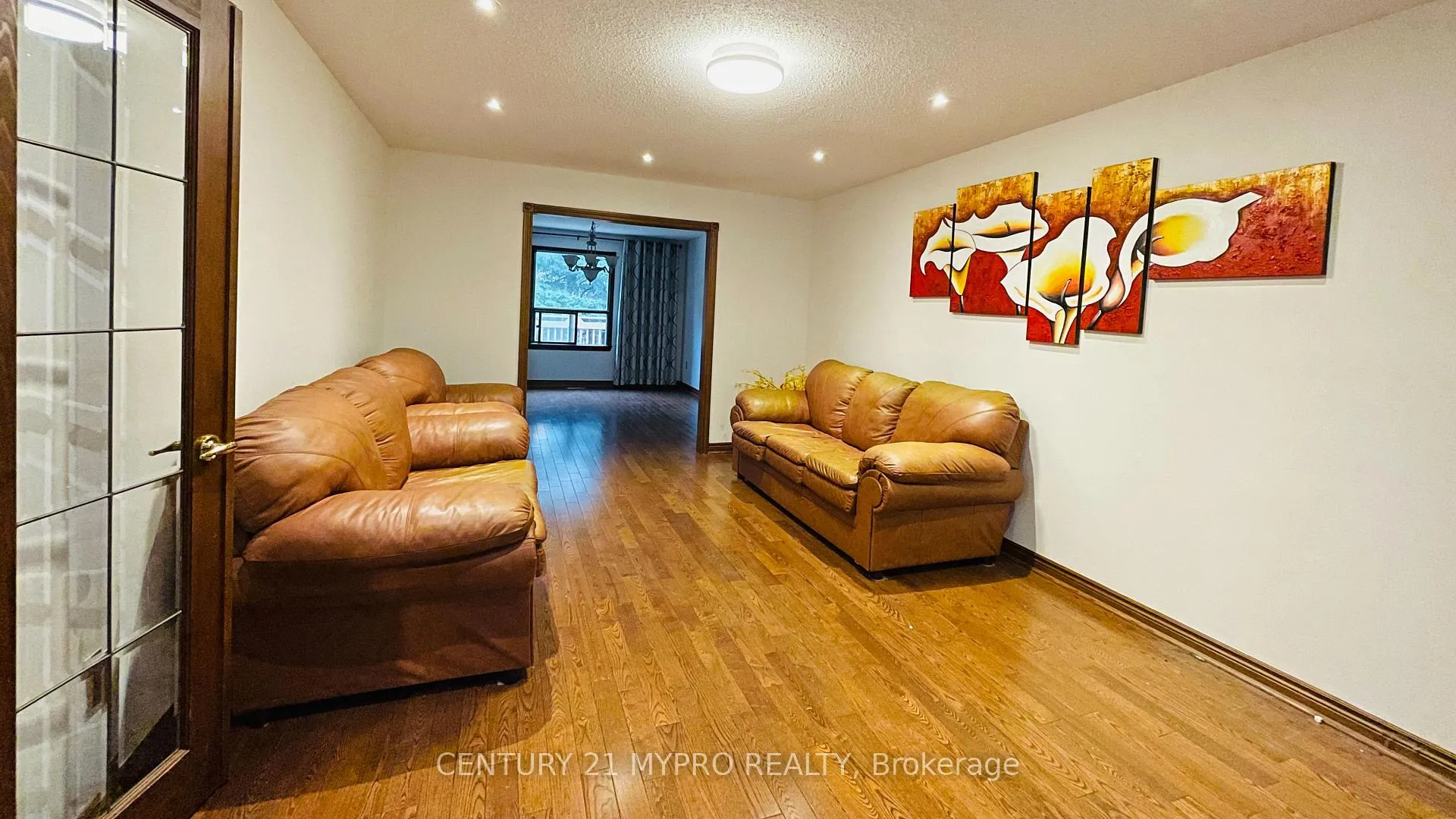 Photo 5 of Unit Main, 575 Lombardy Avenue, Oshawa, McLaughlin — HOMEH