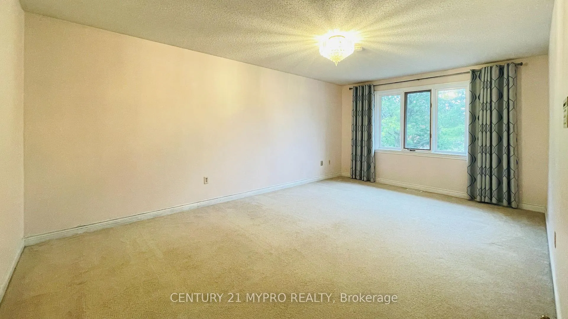 Photo 13 of Unit Main, 575 Lombardy Avenue, Oshawa, McLaughlin — HOMEH