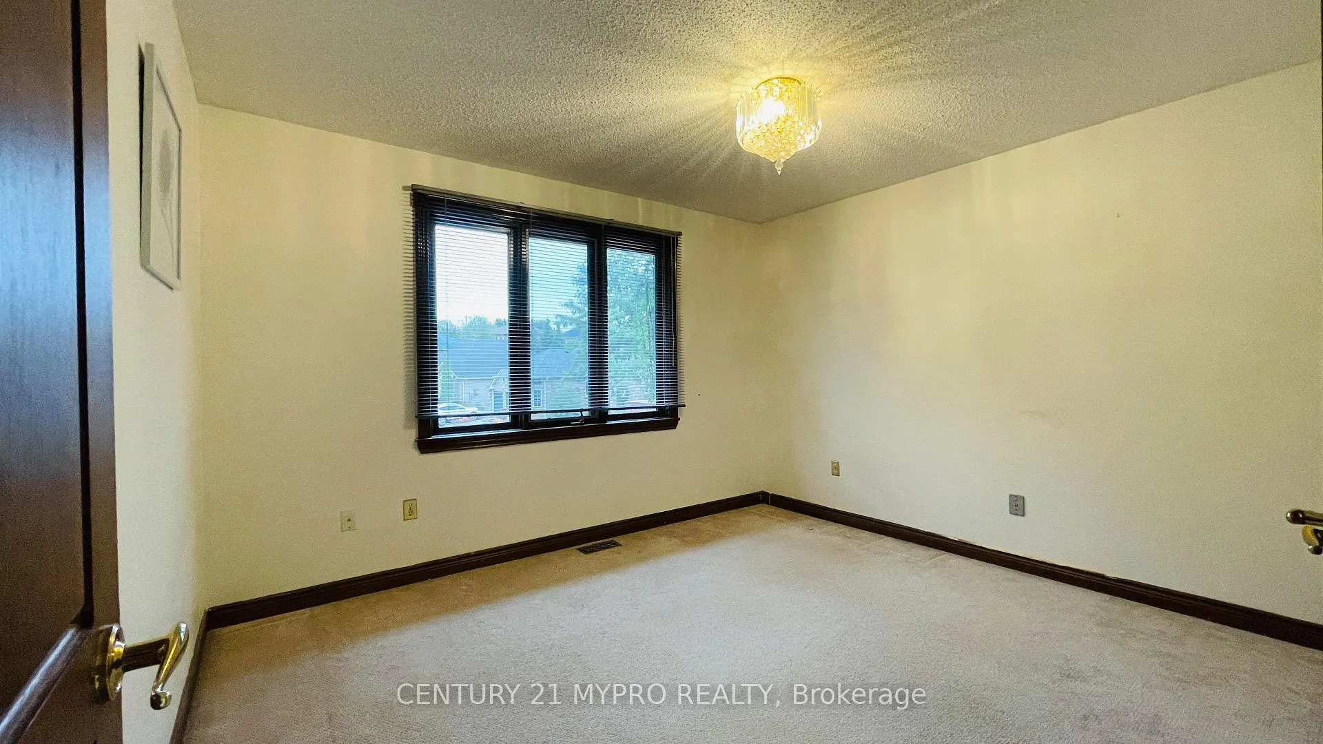 Photo 15 of Unit Main, 575 Lombardy Avenue, Oshawa, McLaughlin — HOMEH