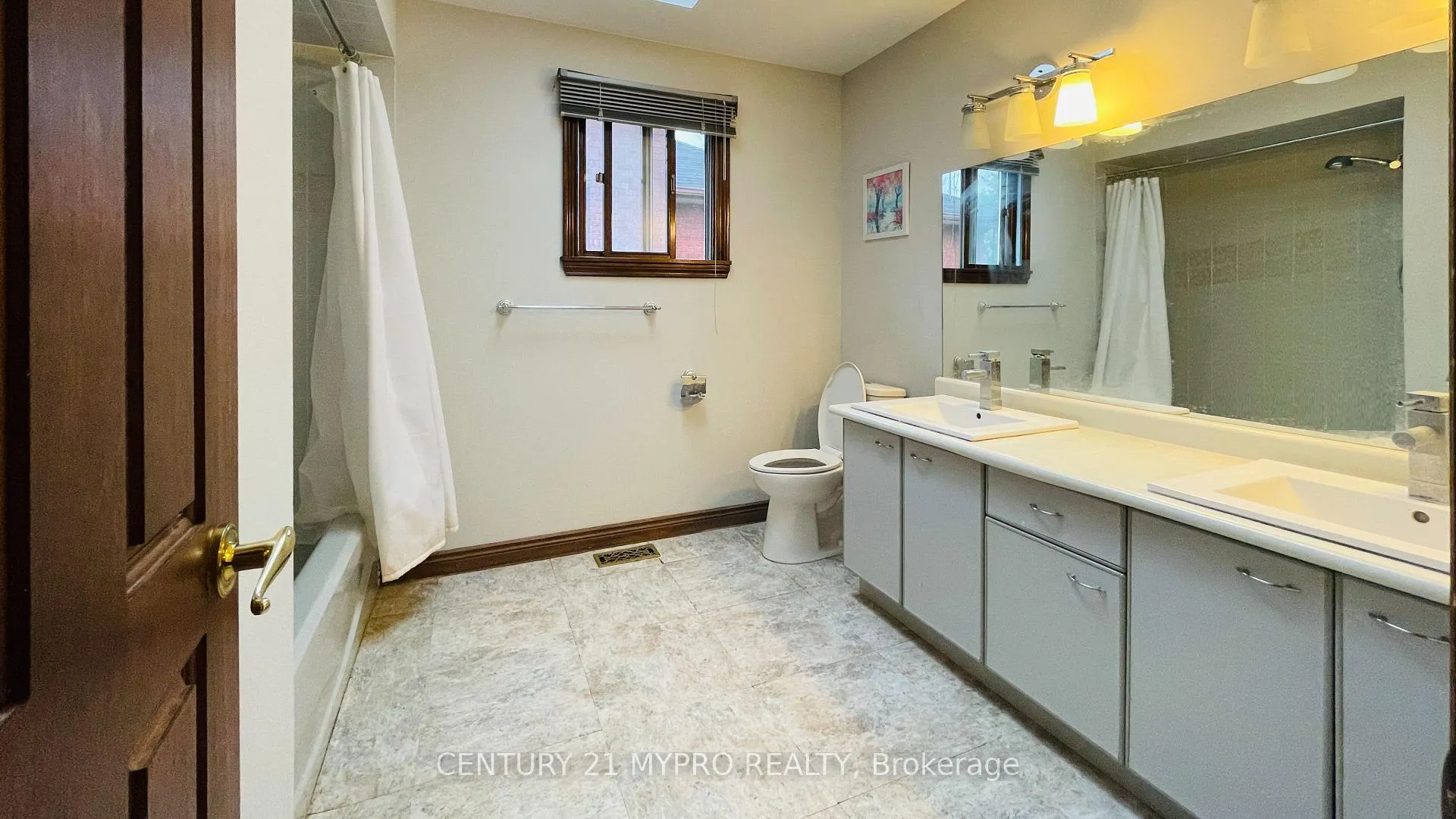 Photo 17 of Unit Main, 575 Lombardy Avenue, Oshawa, McLaughlin — HOMEH