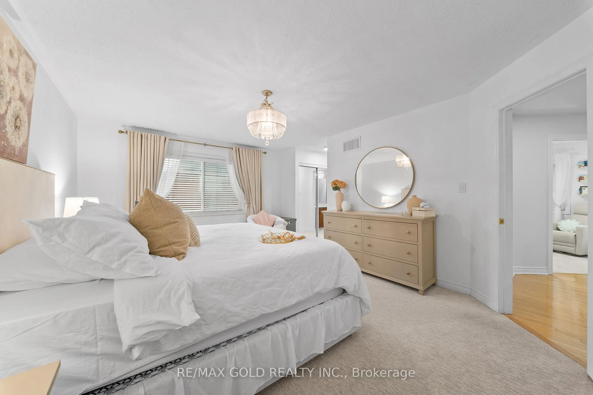 Photo 21 of 36 Ocean Ridge Drive E, Brampton, Sandringham-Wellington — HOMEH
