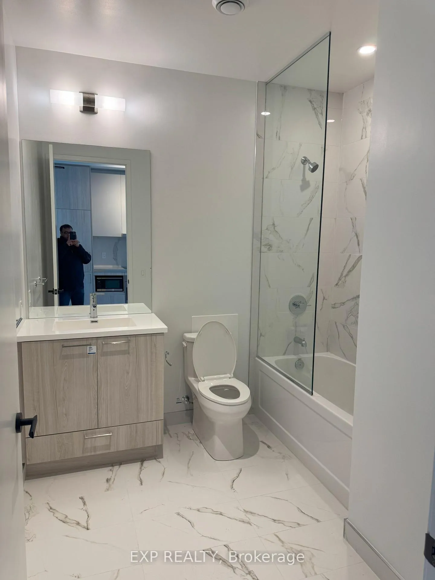 Photo 11 of Unit 615, 225 Commerce Street, Vaughan, Vaughan Corporate Centre — HOMEH