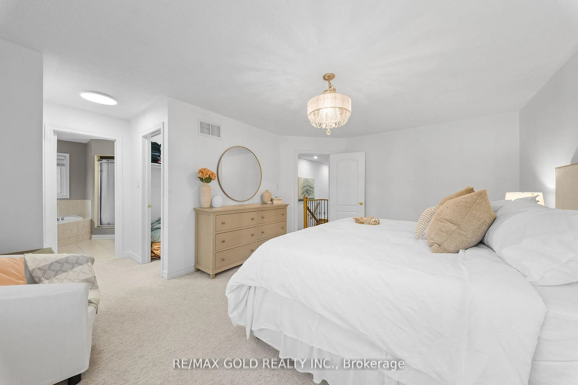 Photo 22 of 36 Ocean Ridge Drive E, Brampton, Sandringham-Wellington — HOMEH