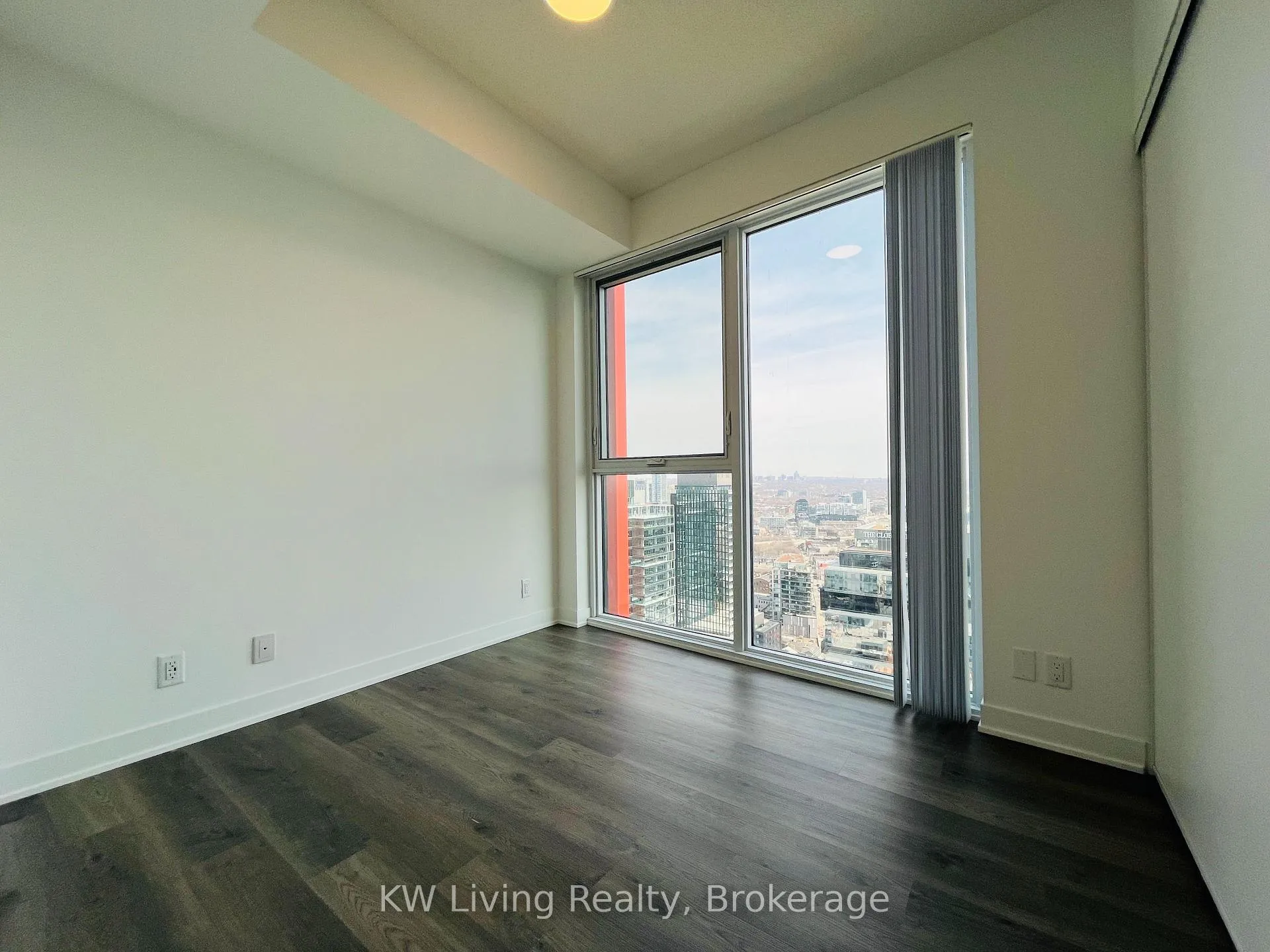 Photo 3 of Unit 4006, 180 Front Street E, Toronto, Moss Park — HOMEH