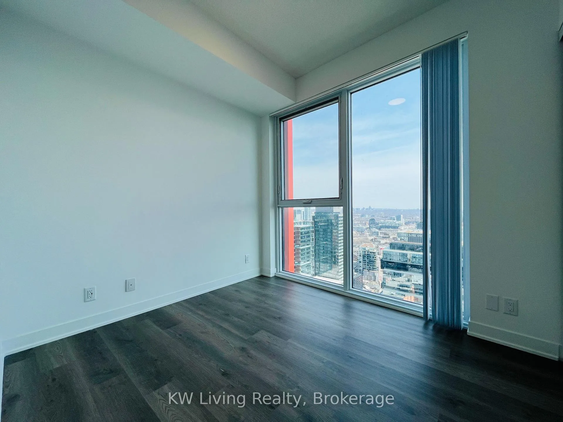 Photo 4 of Unit 4006, 180 Front Street E, Toronto, Moss Park — HOMEH