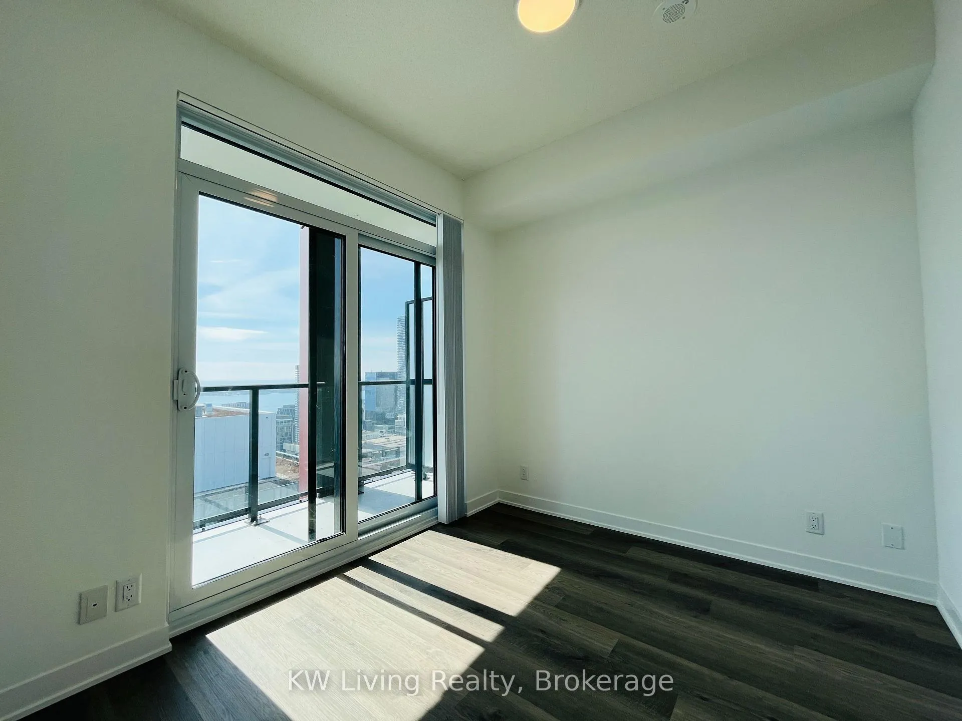 Photo 8 of Unit 4006, 180 Front Street E, Toronto, Moss Park — HOMEH
