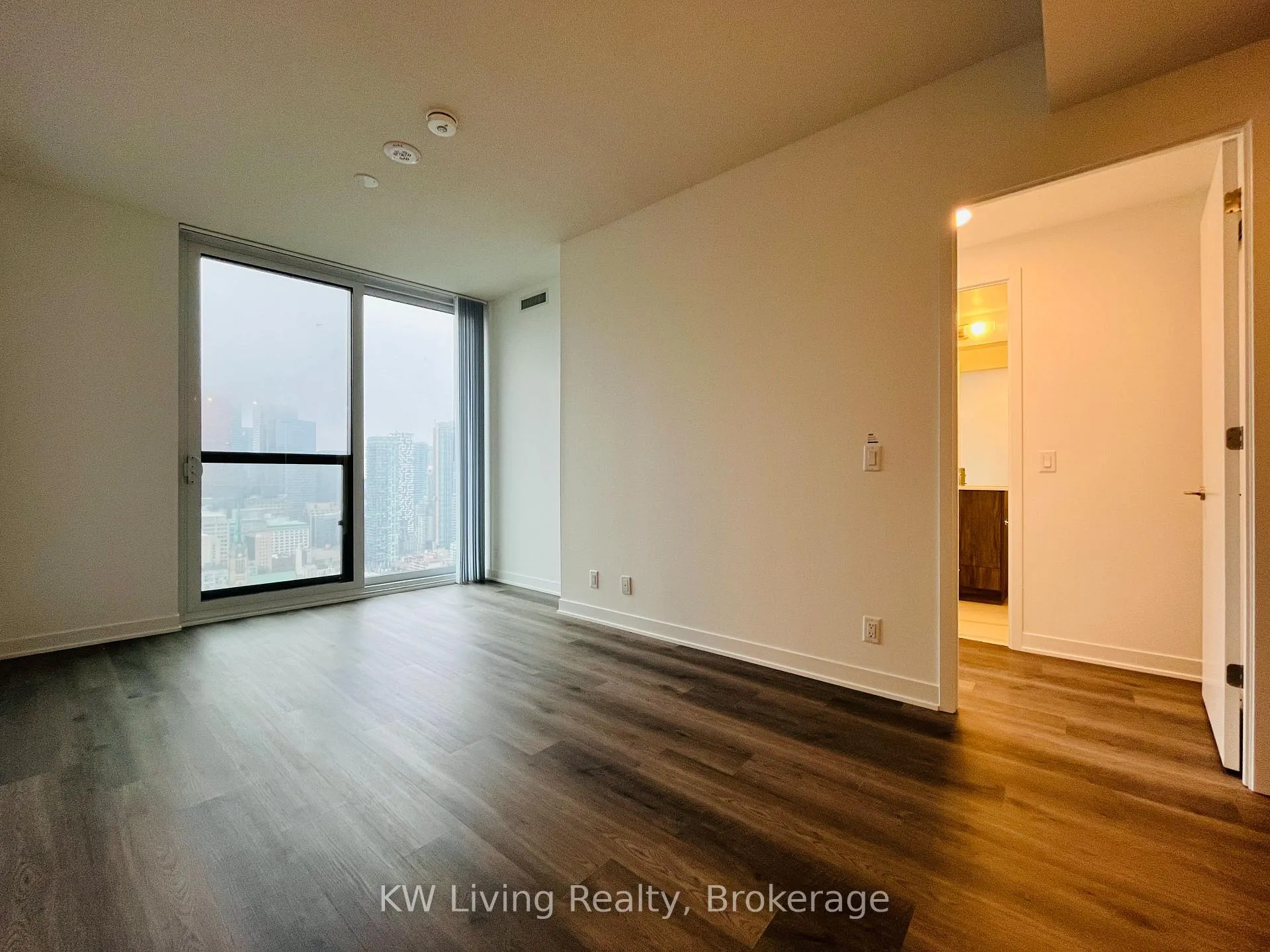 Photo 4 of Unit 4012, 180 Front Street E, Toronto, Moss Park — HOMEH