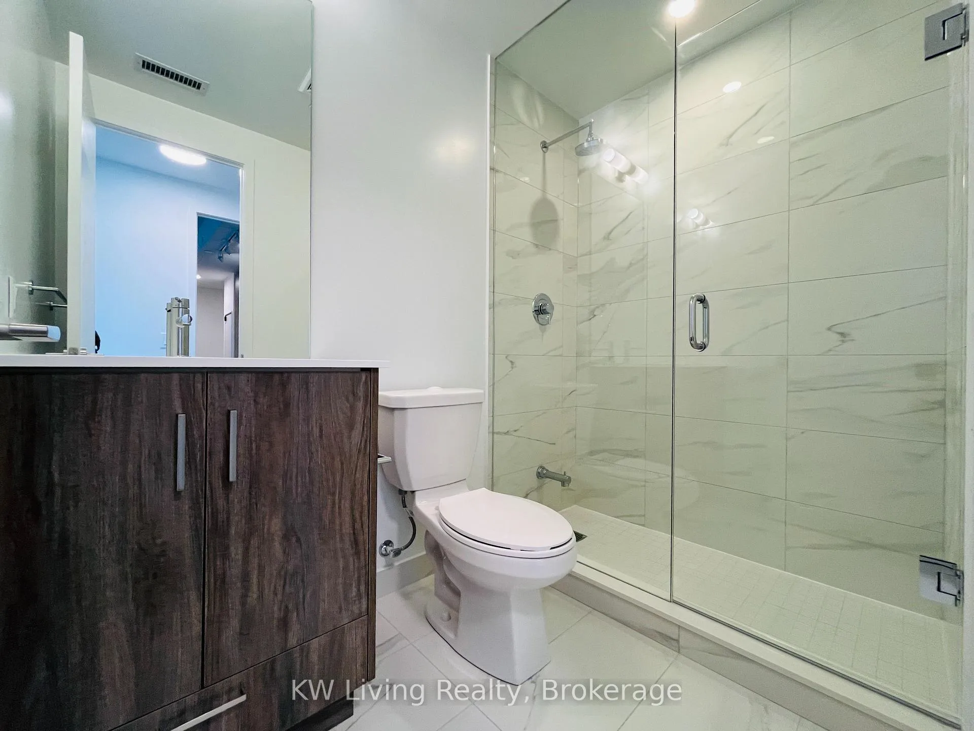 Photo 8 of Unit 4012, 180 Front Street E, Toronto, Moss Park — HOMEH