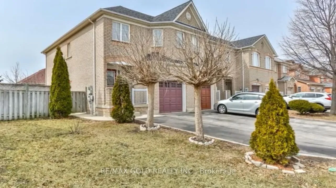 Photo 2 of 26 Twin Pines Crescent, Brampton, Brampton North — HOMEH