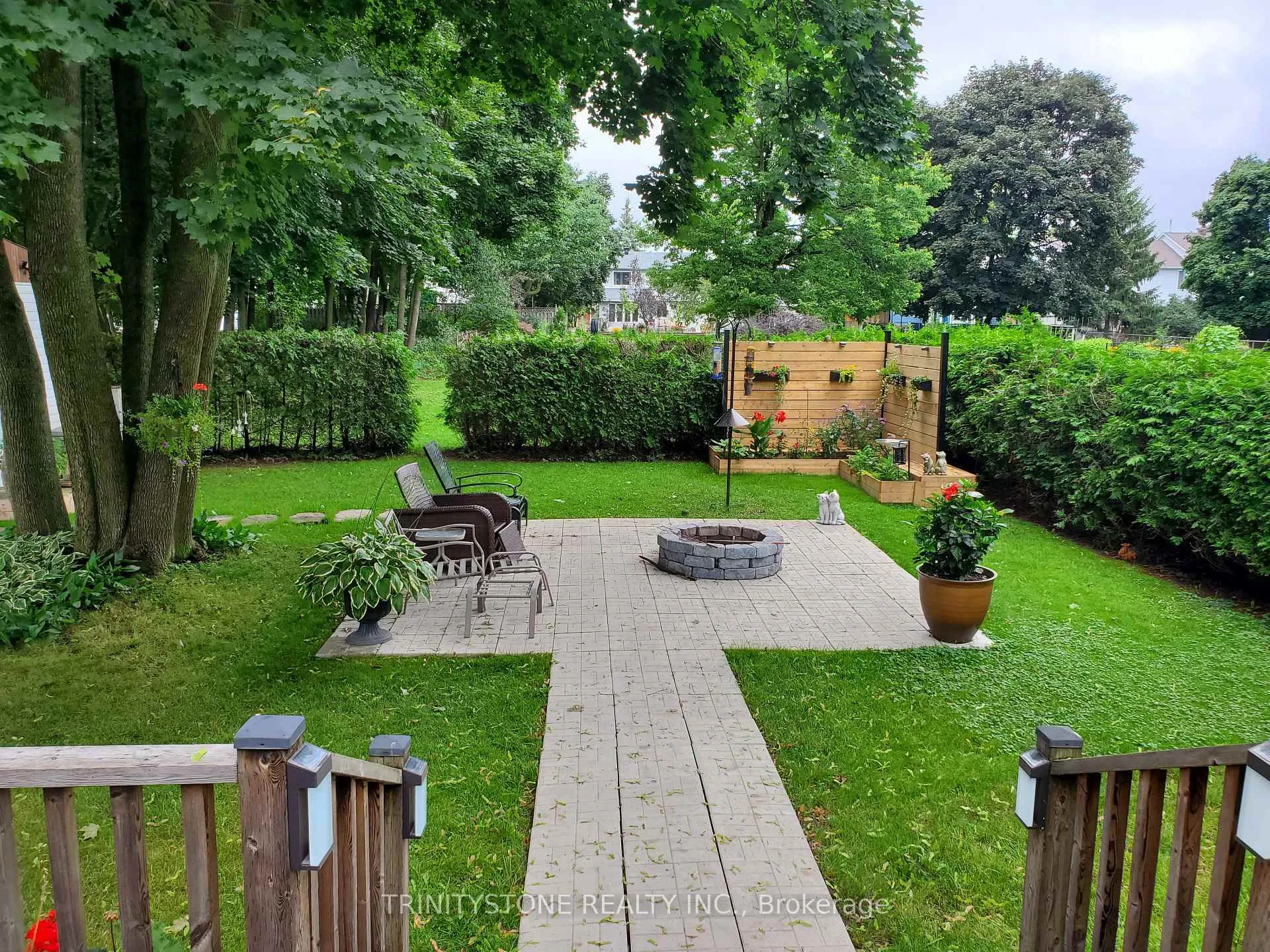 Photo 2 of 259 Lake Avenue E, Carleton Place — HOMEH