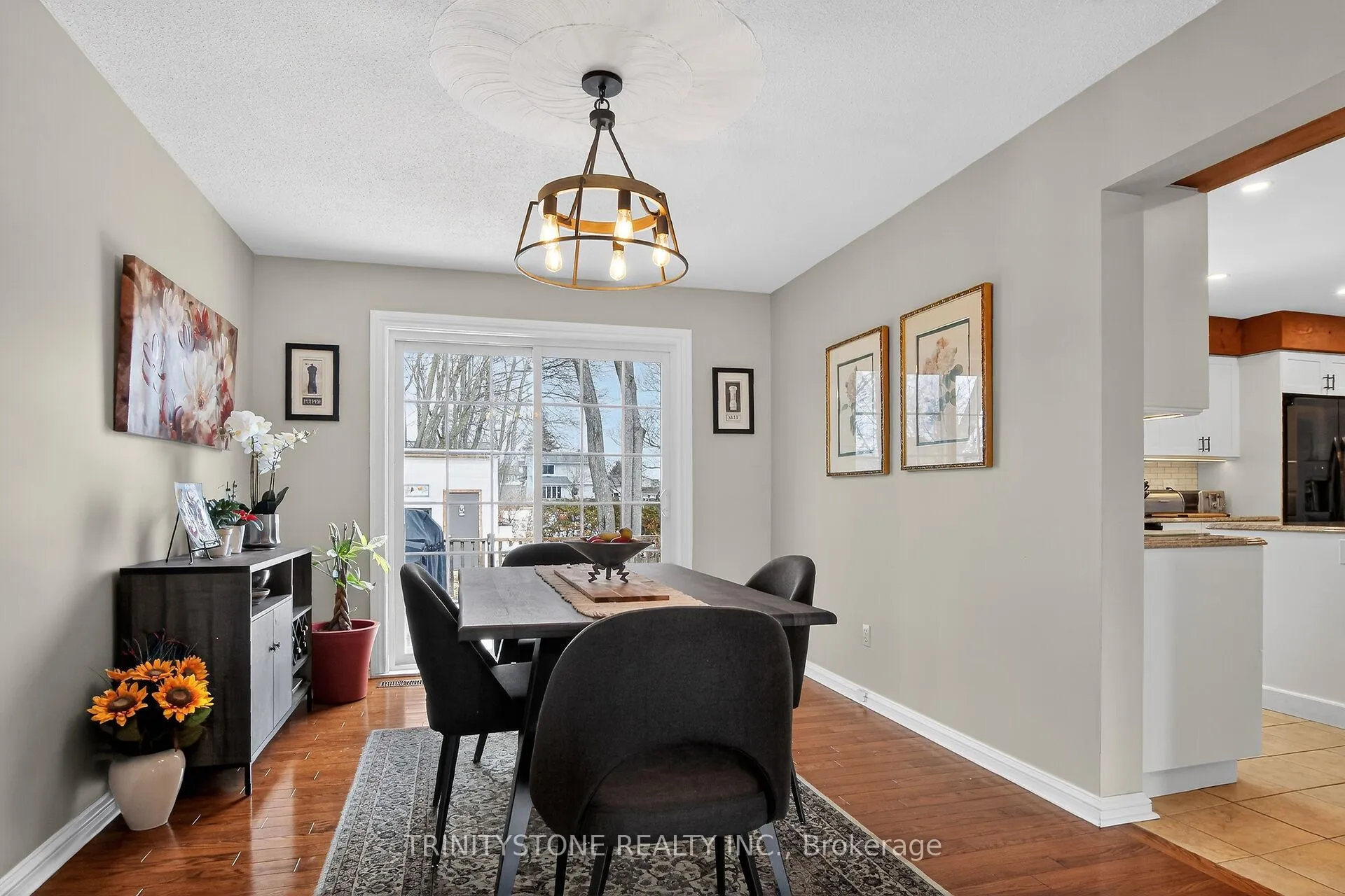Photo 10 of 259 Lake Avenue E, Carleton Place — HOMEH