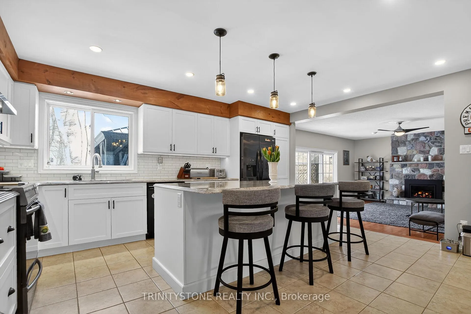 Photo 13 of 259 Lake Avenue E, Carleton Place — HOMEH