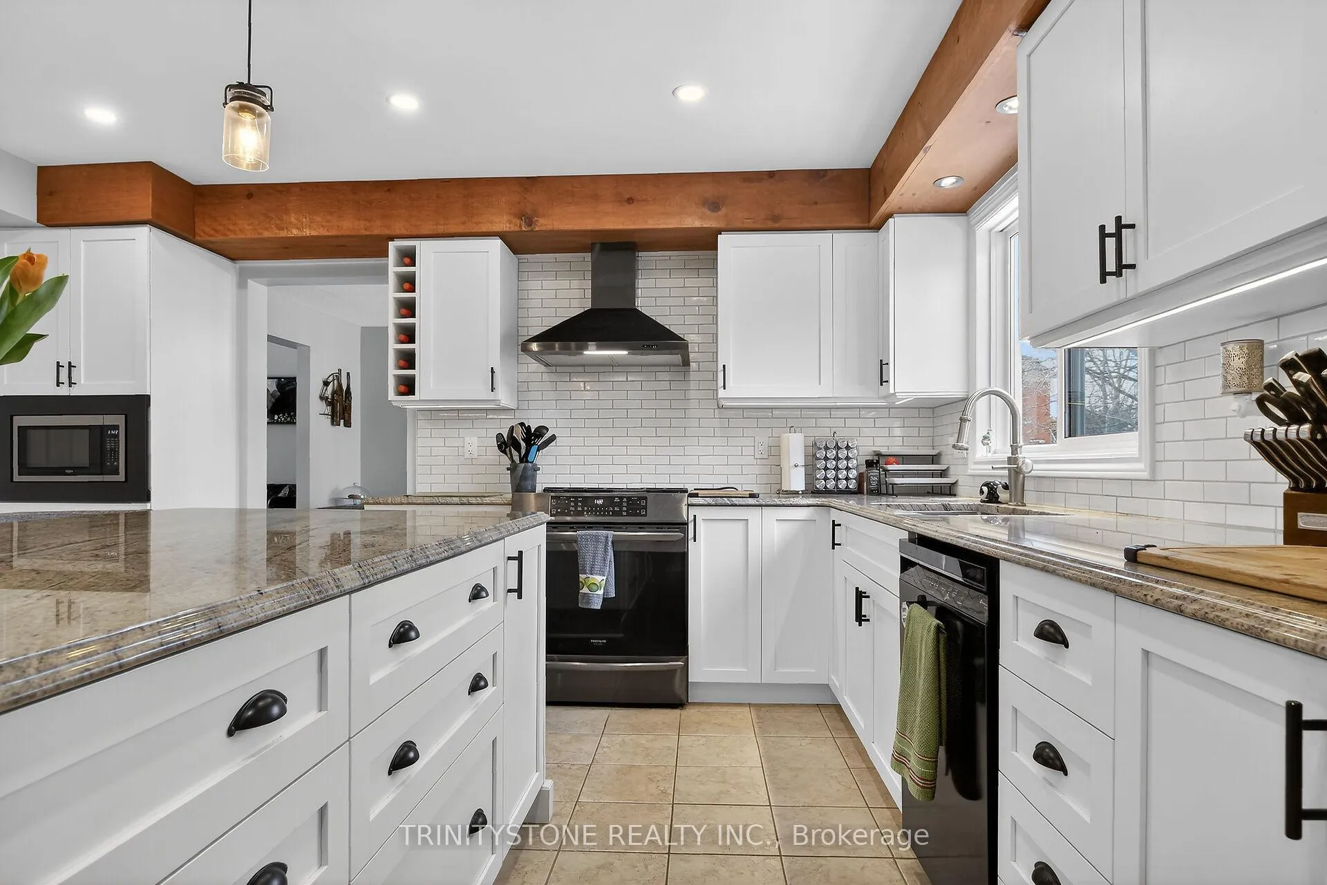 Photo 18 of 259 Lake Avenue E, Carleton Place — HOMEH