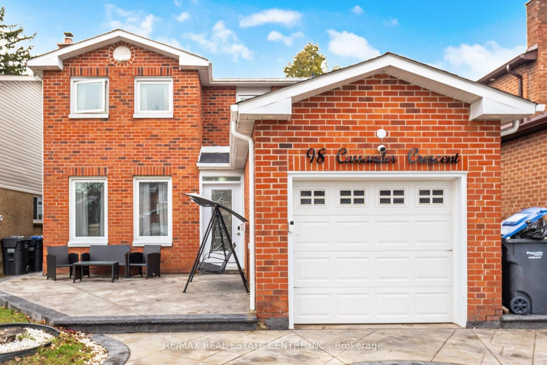 Photo 1 of 98 Cassander Crescent, Brampton, Heart Lake East — HOMEH