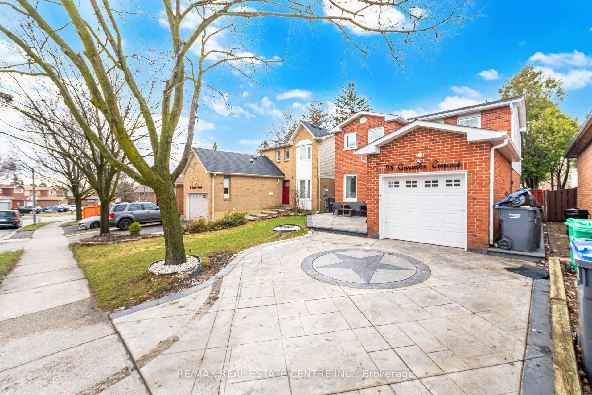 Photo 6 of 98 Cassander Crescent, Brampton, Heart Lake East — HOMEH