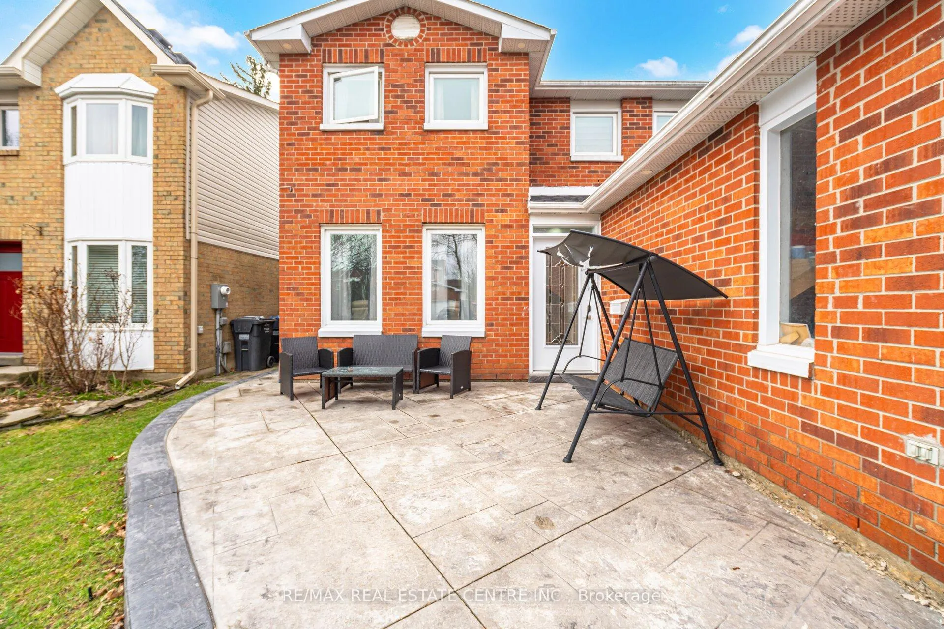 Photo 8 of 98 Cassander Crescent, Brampton, Heart Lake East — HOMEH