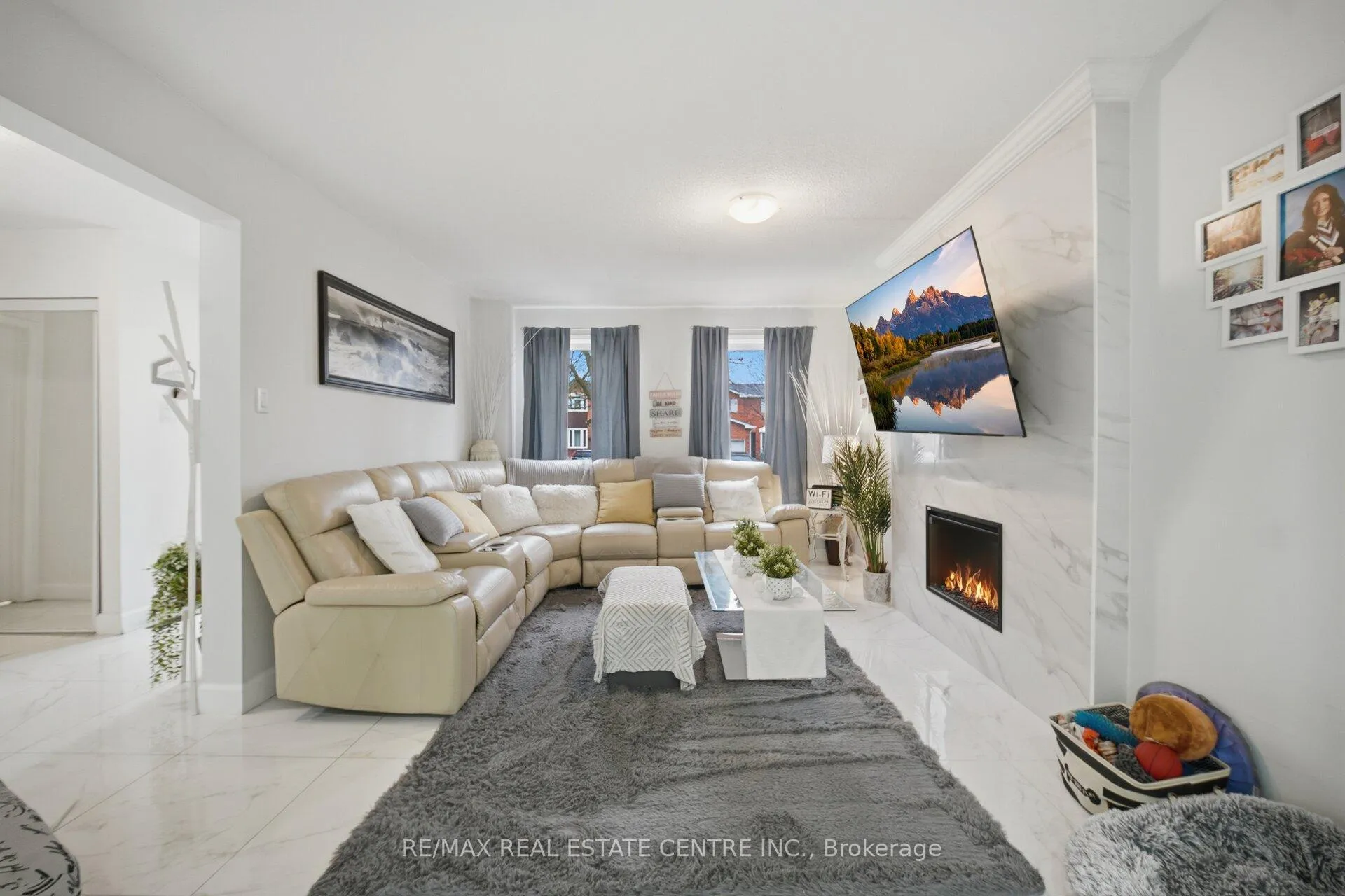 Photo 13 of 98 Cassander Crescent, Brampton, Heart Lake East — HOMEH