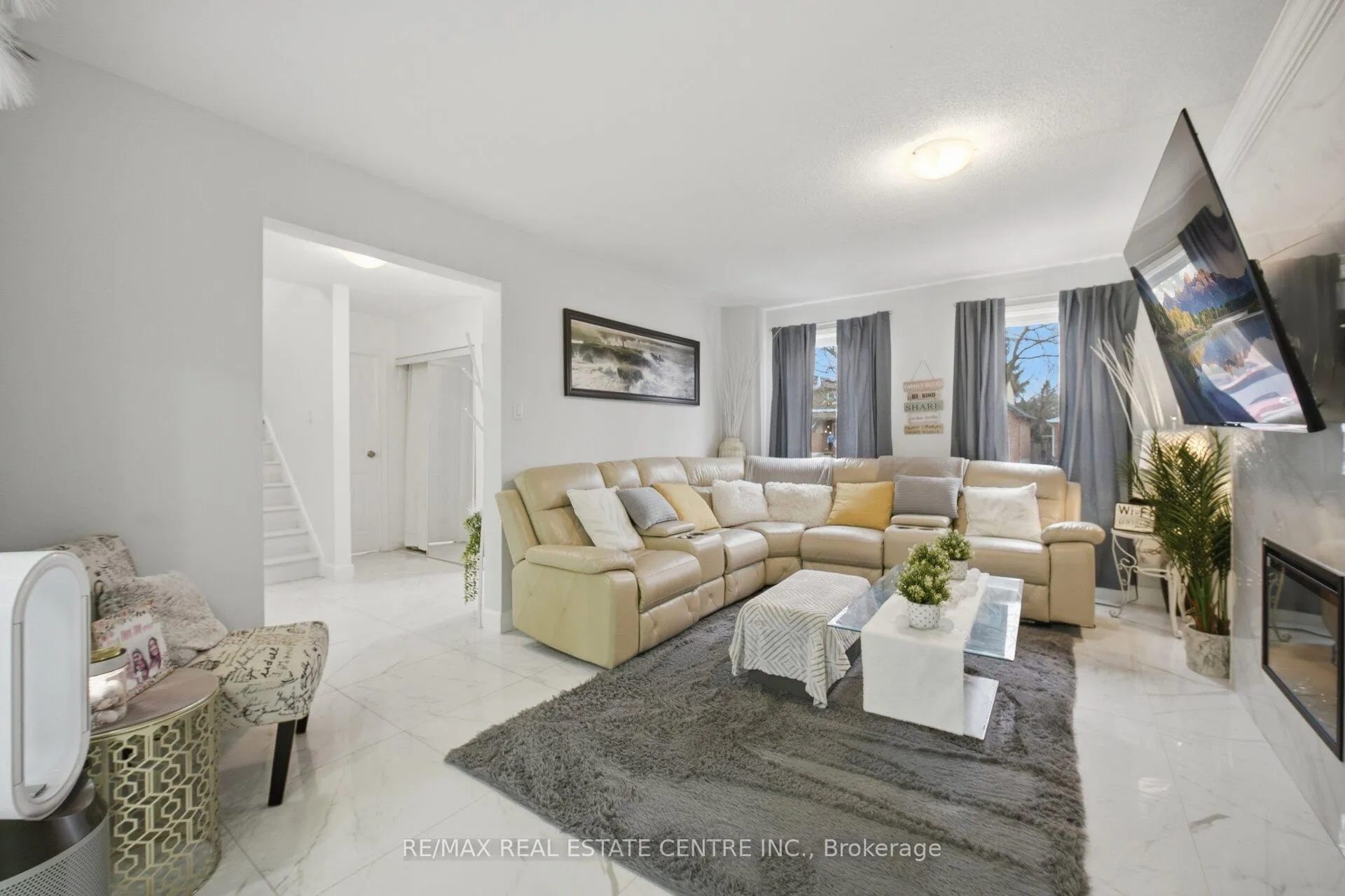 Photo 14 of 98 Cassander Crescent, Brampton, Heart Lake East — HOMEH