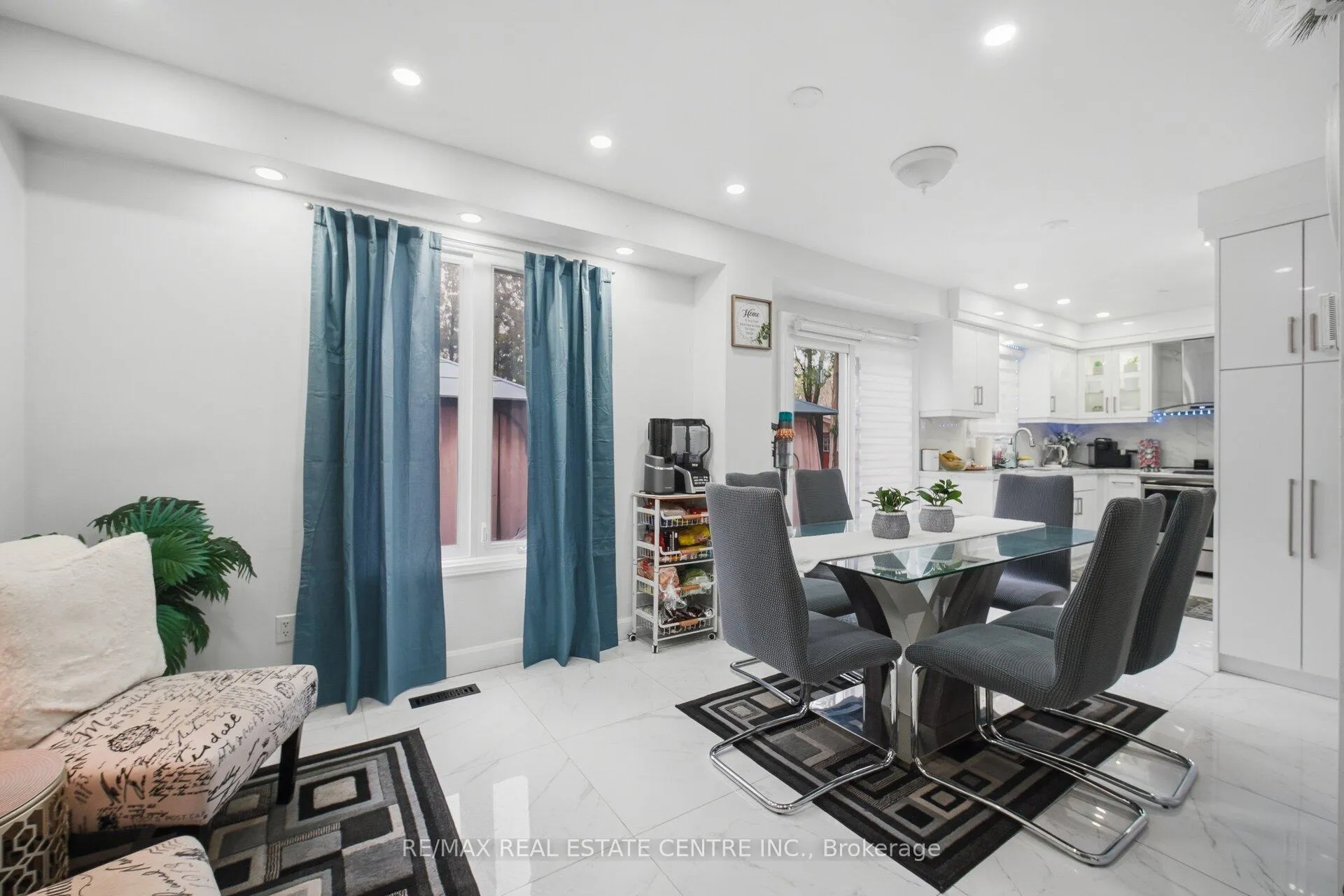 Photo 16 of 98 Cassander Crescent, Brampton, Heart Lake East — HOMEH