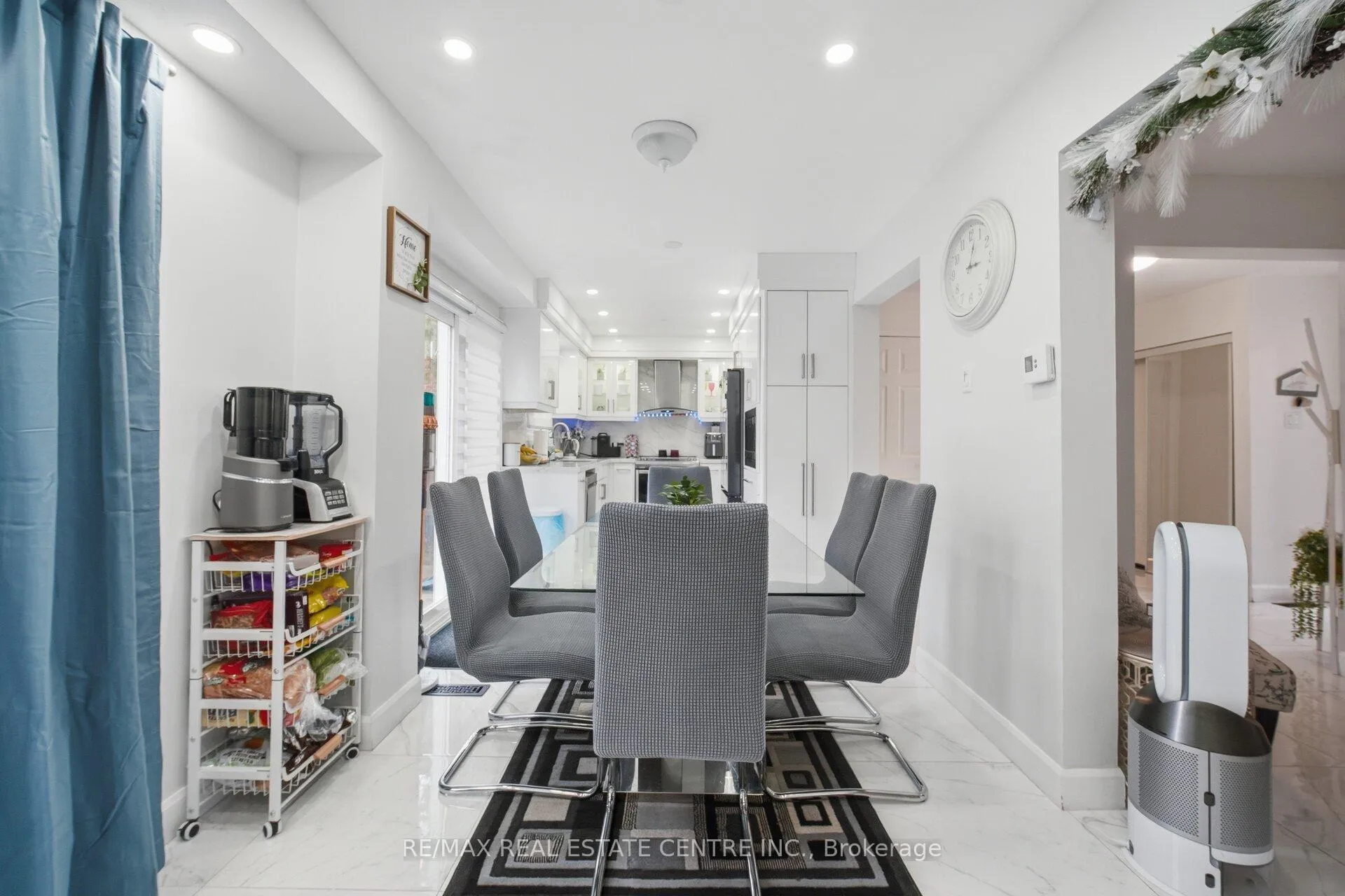 Photo 18 of 98 Cassander Crescent, Brampton, Heart Lake East — HOMEH