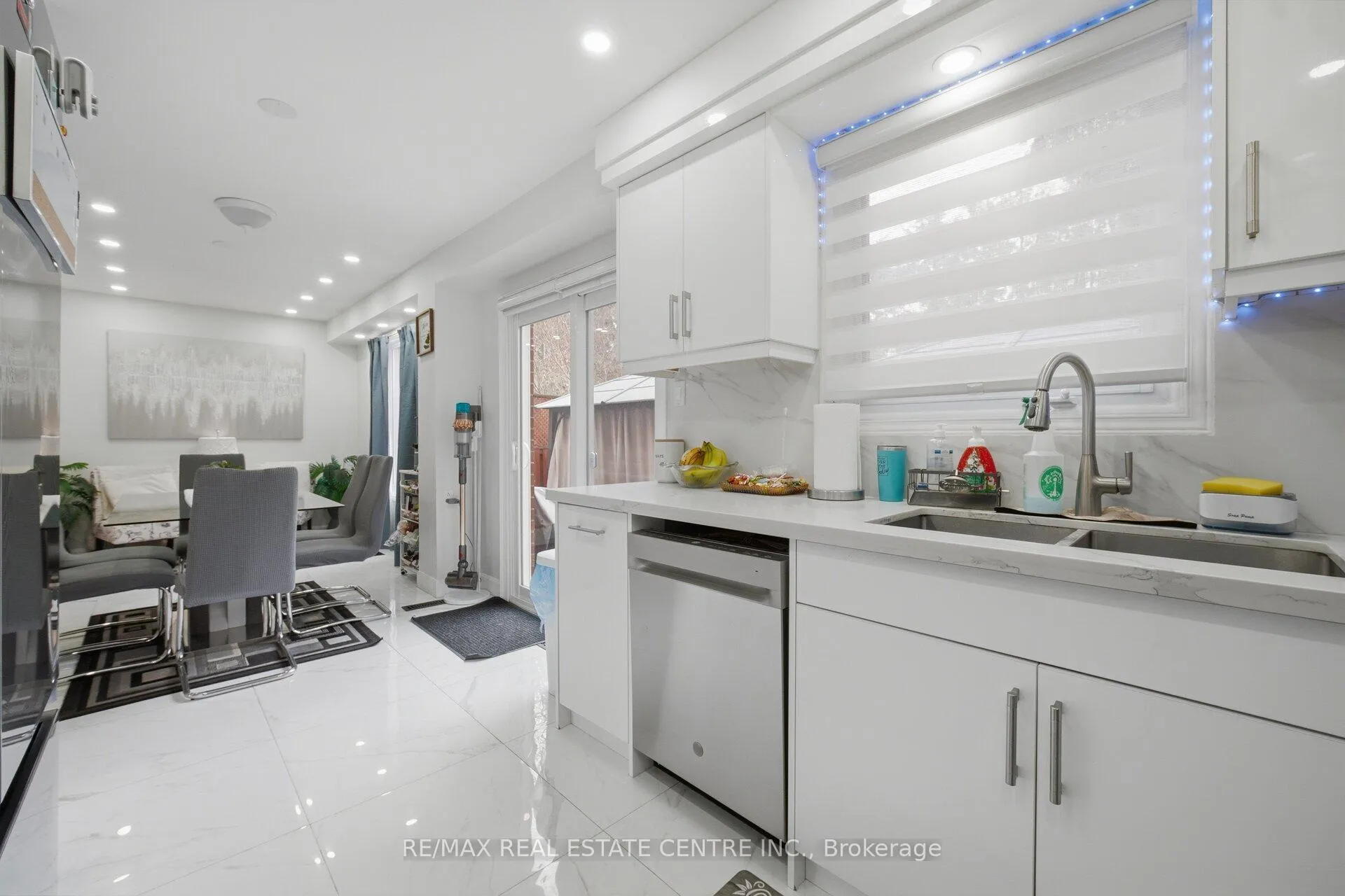 Photo 26 of 98 Cassander Crescent, Brampton, Heart Lake East — HOMEH