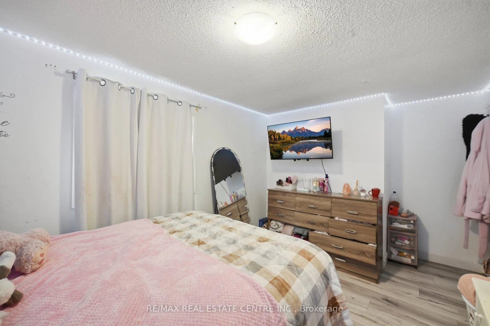 Photo 35 of 98 Cassander Crescent, Brampton, Heart Lake East — HOMEH
